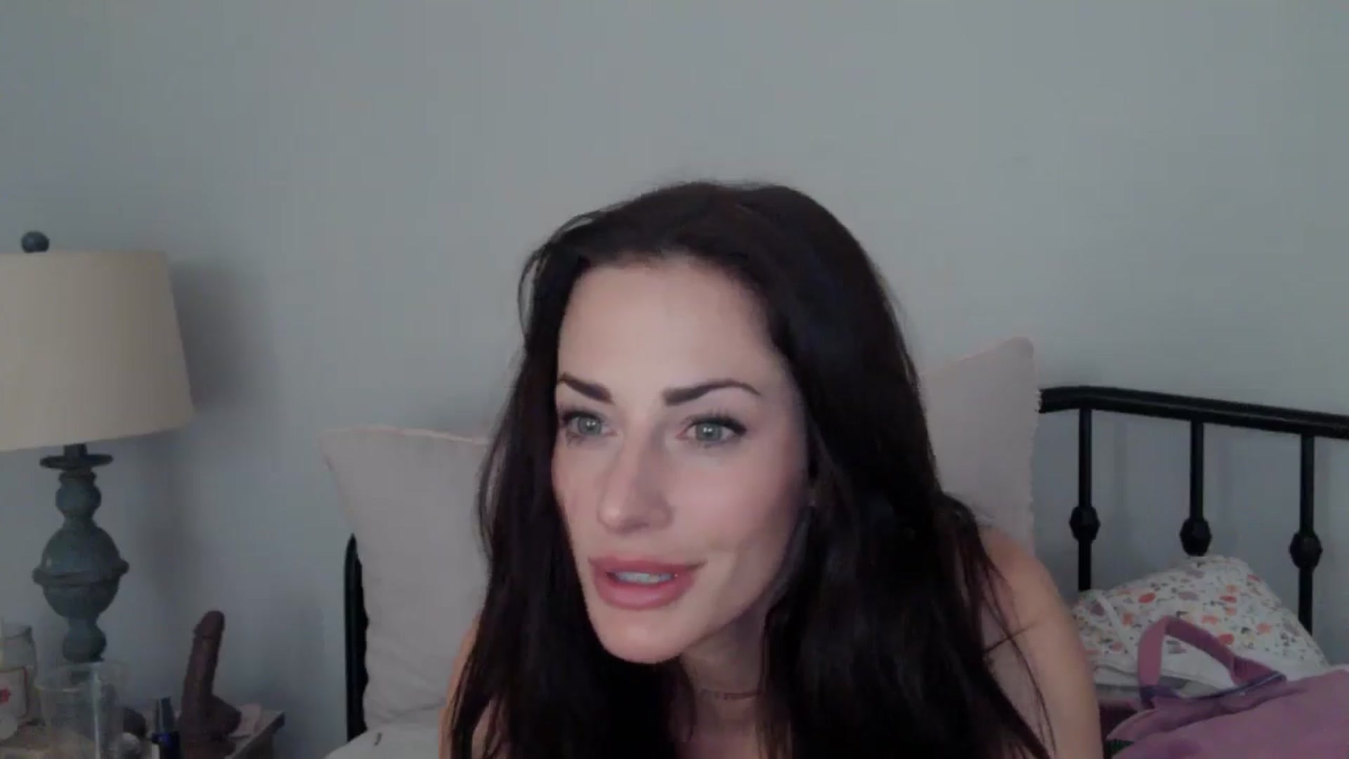 Gallery image thumbnail from EmmaStone4's myfreecams stream on, 09/18/2024, 18:15 image 17 of 20