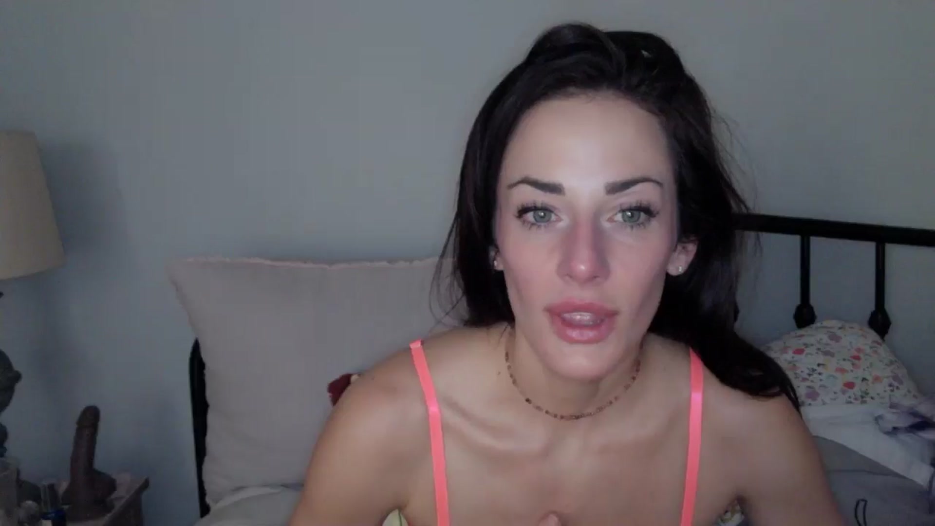 Gallery image thumbnail from EmmaStone4's myfreecams stream on, 09/18/2024, 20:28 image 19 of 20