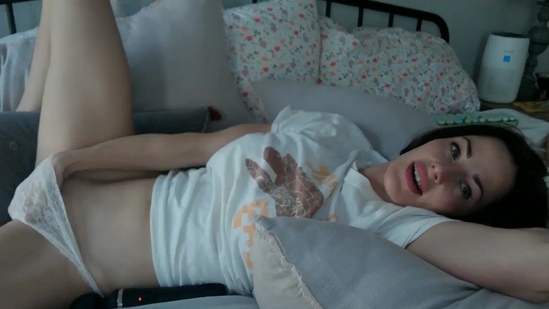 Gallery image thumbnail from EmmaStone4's myfreecams stream on, 10/03/2024, 19:13 image 16 of 20