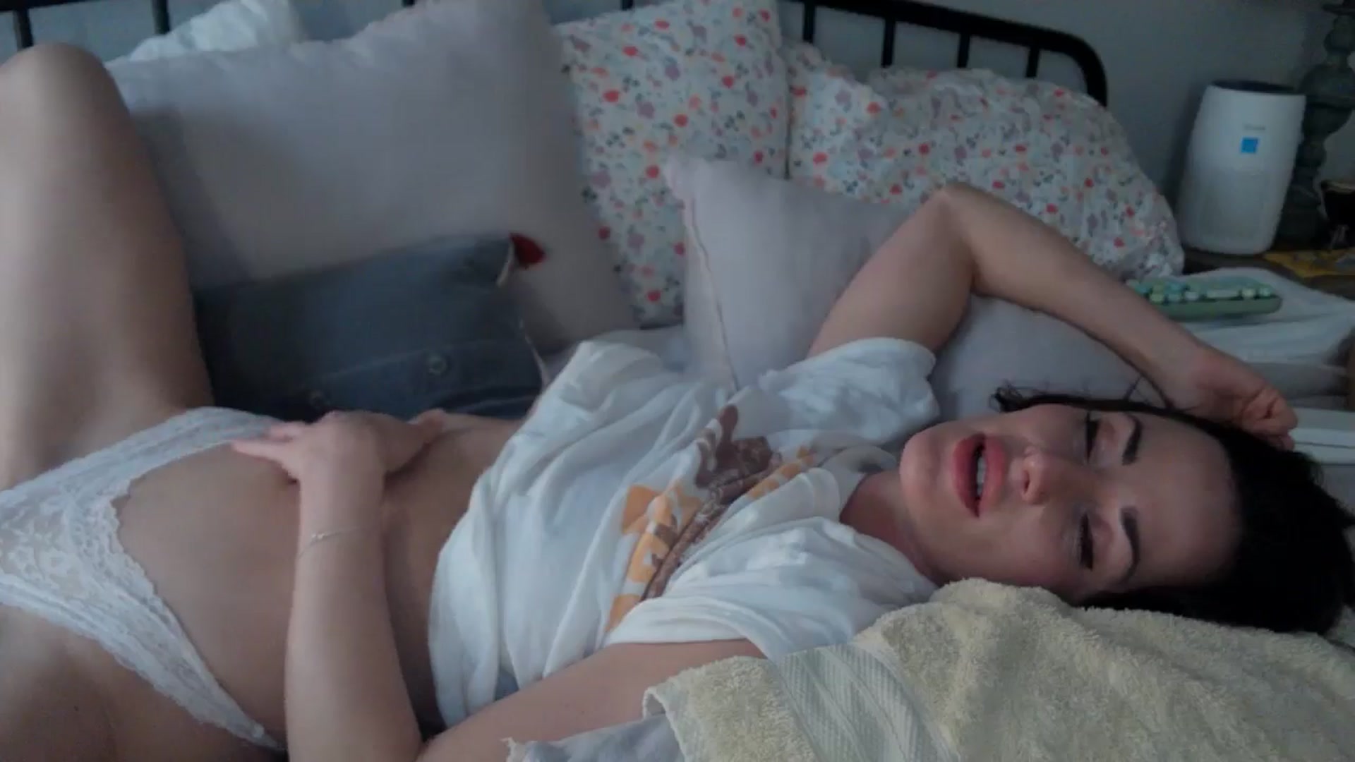Gallery image thumbnail from EmmaStone4's myfreecams stream on, 10/03/2024, 19:13 image 14 of 20