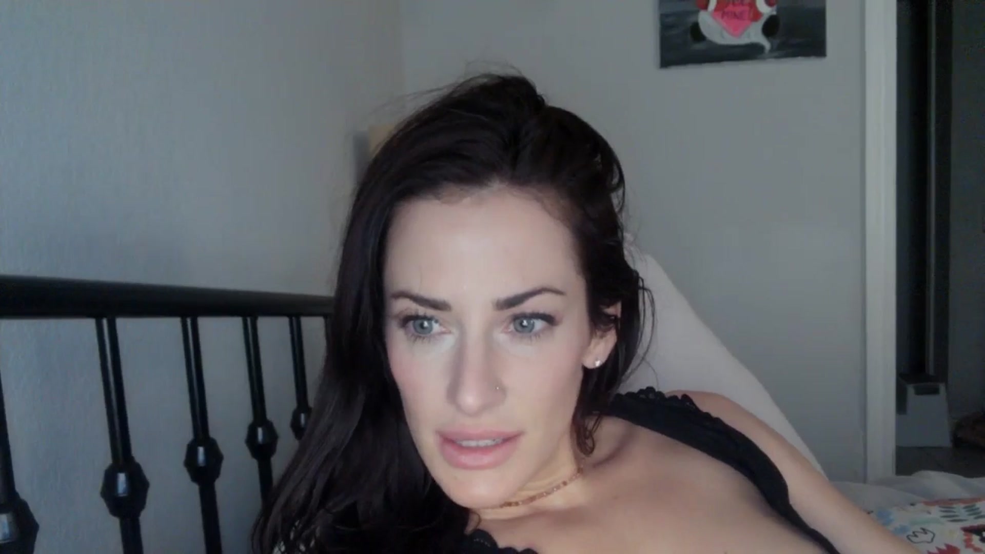 Gallery image thumbnail from EmmaStone4's myfreecams stream on, 10/15/2024, 18:58 image 11 of 20