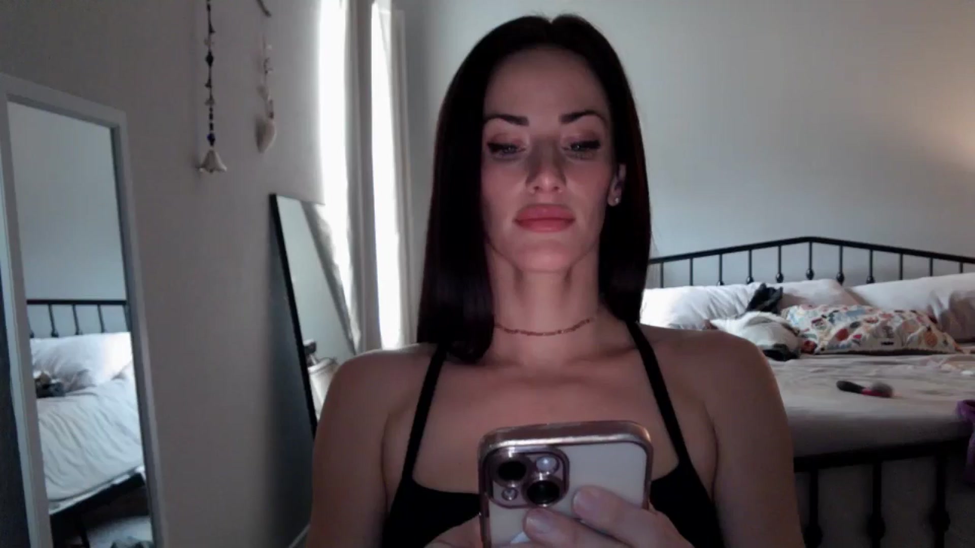 Gallery image thumbnail from EmmaStone4's myfreecams stream on, 10/16/2024, 18:48 image 12 of 20