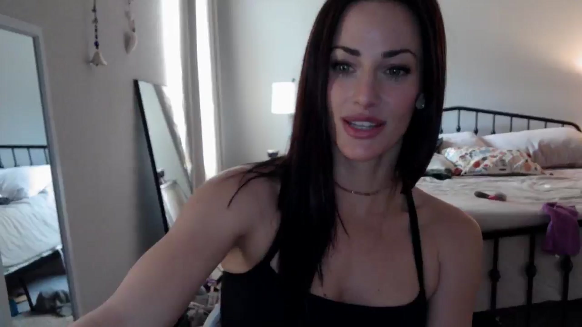 Gallery image thumbnail from EmmaStone4's myfreecams stream on, 10/16/2024, 19:36 image 6 of 20