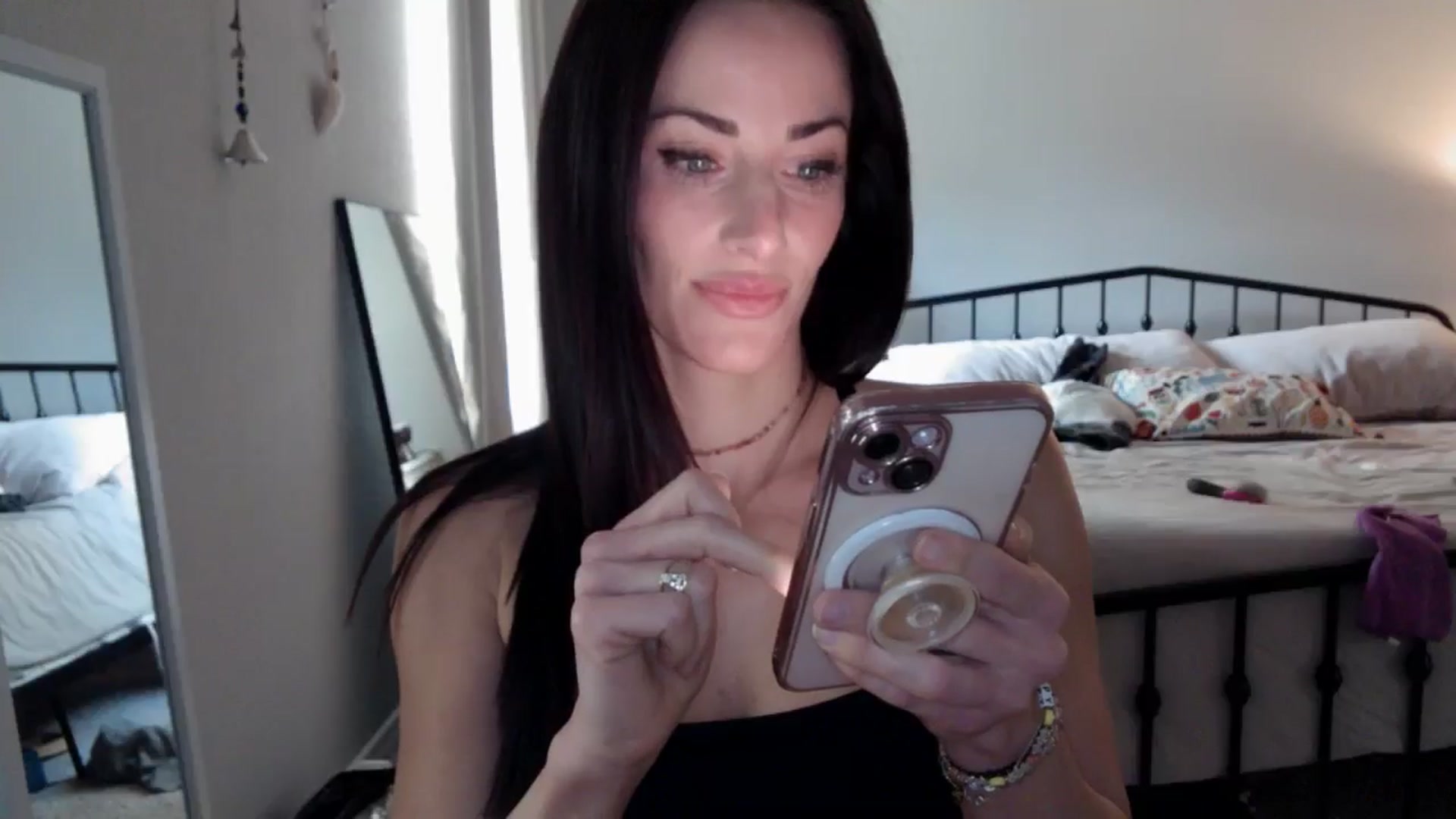 Gallery image thumbnail from EmmaStone4's myfreecams stream on, 10/16/2024, 19:36 image 4 of 20