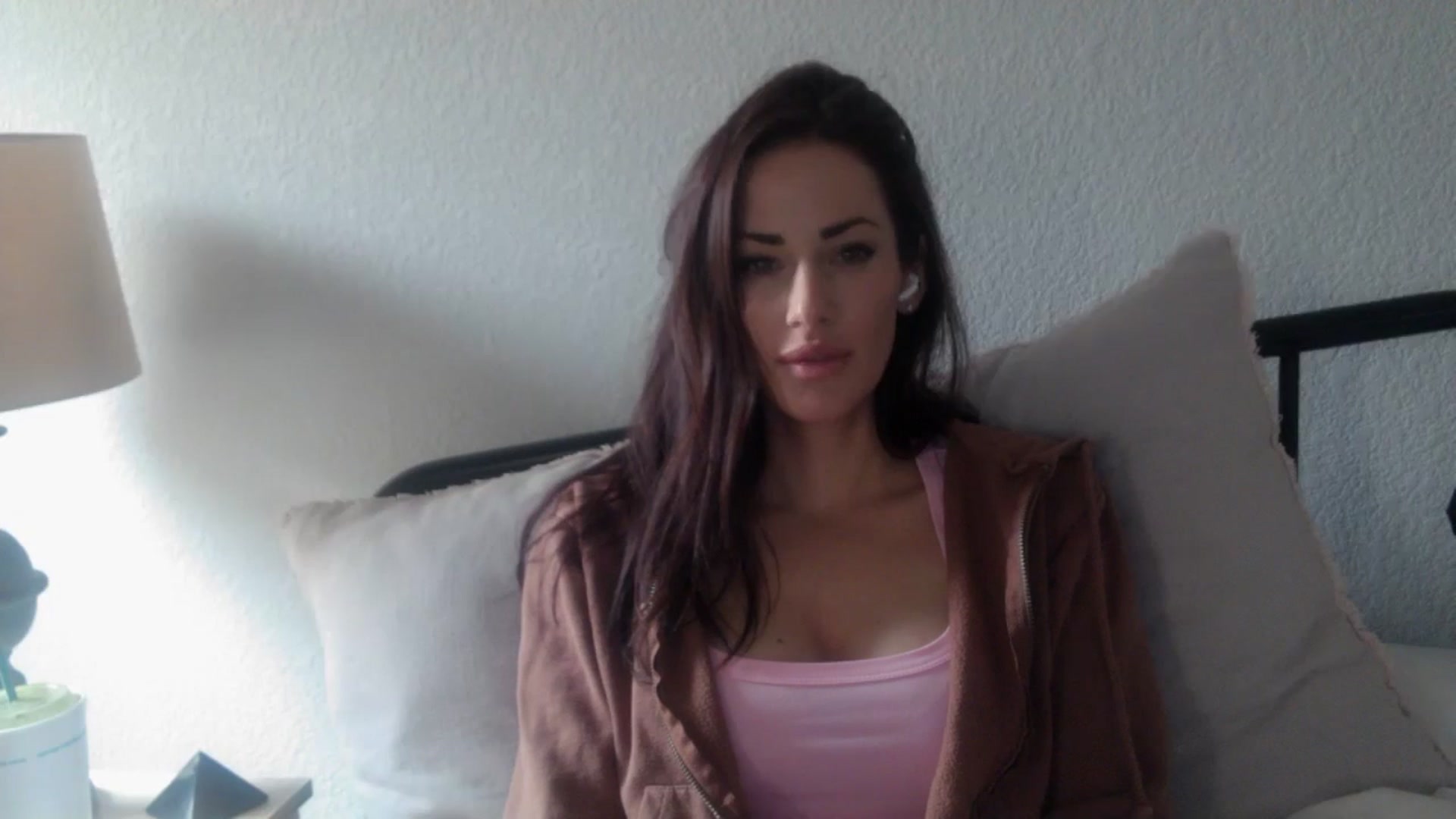 Gallery image thumbnail from EmmaStone4's myfreecams stream on, 10/18/2024, 18:52 image 7 of 20