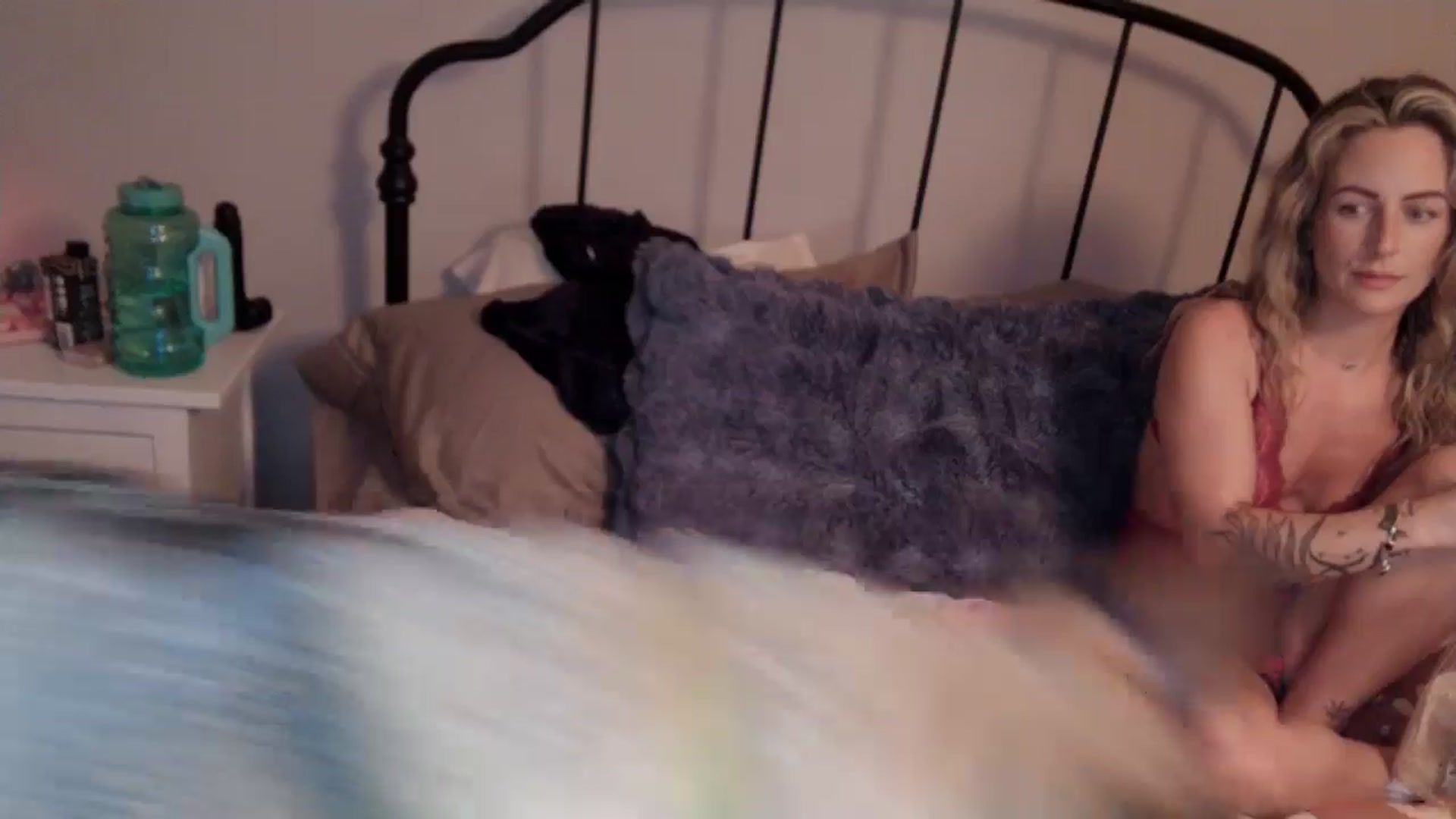 Gallery image thumbnail from EmmaStone4's myfreecams stream on, 10/25/2024, 22:51 image 16 of 20