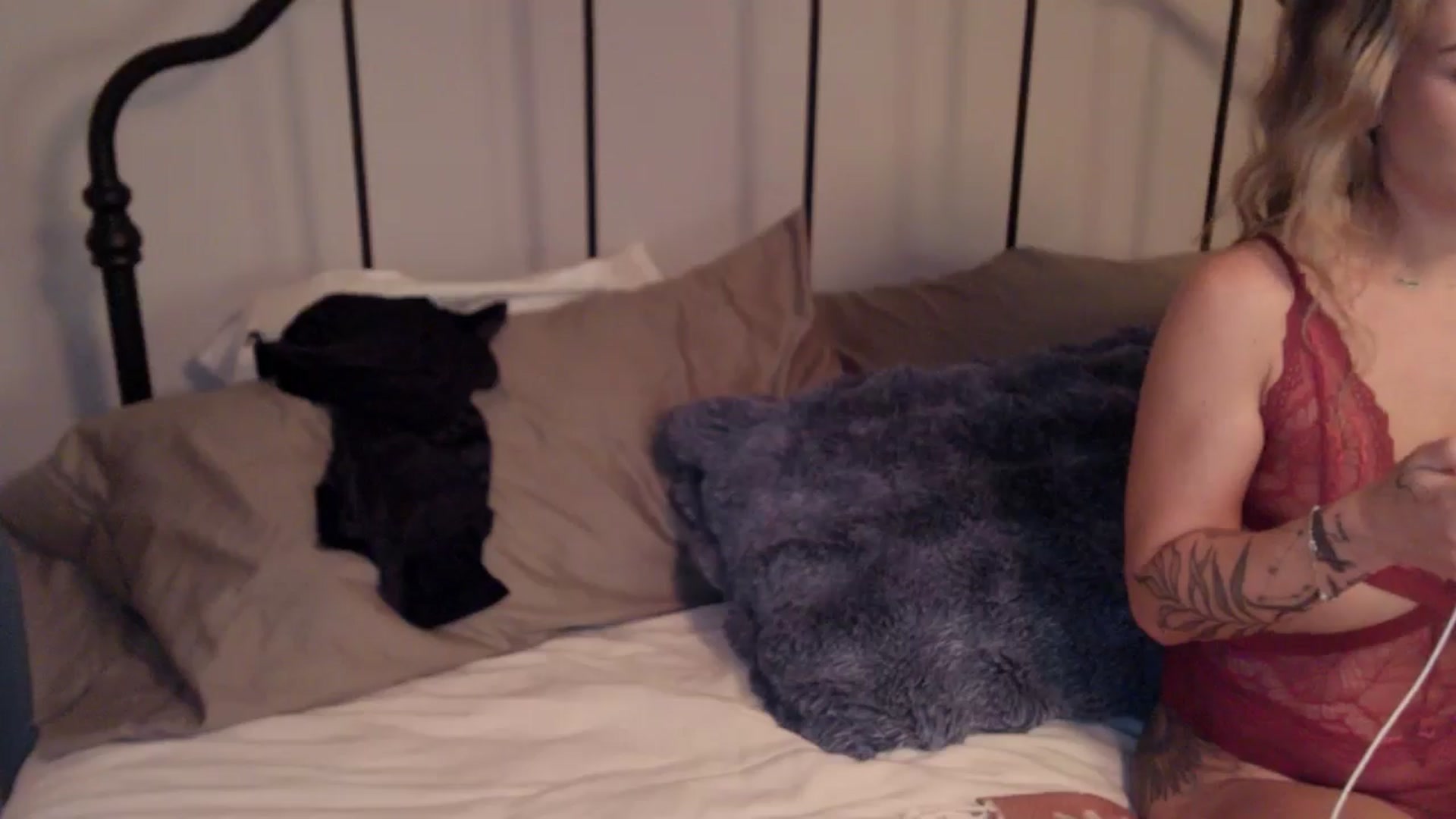 Gallery image thumbnail from EmmaStone4's myfreecams stream on, 10/25/2024, 23:29 image 18 of 20