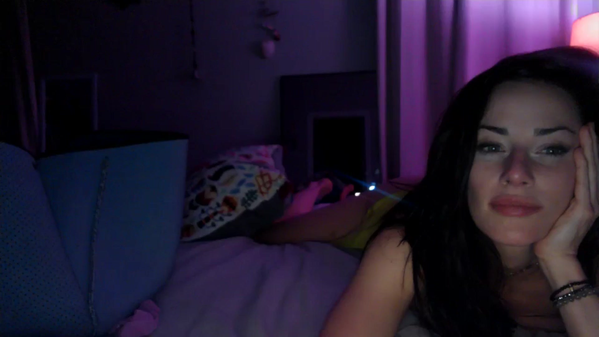 Gallery image thumbnail from EmmaStone4's myfreecams stream on, 11/01/2024, 06:43 image 10 of 20