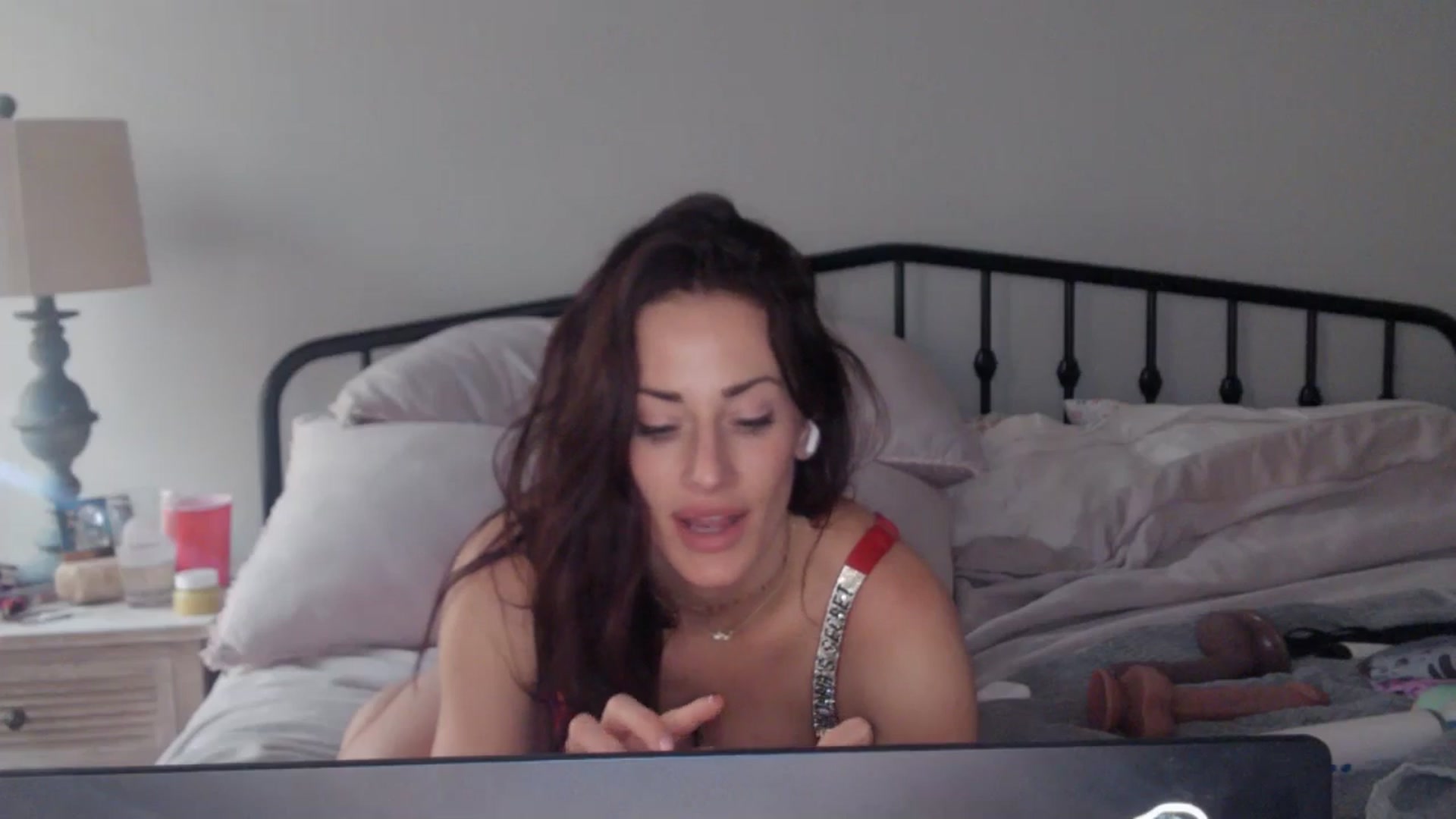 Gallery image thumbnail from EmmaStone4's myfreecams stream on, 11/12/2024, 19:20 image 16 of 20