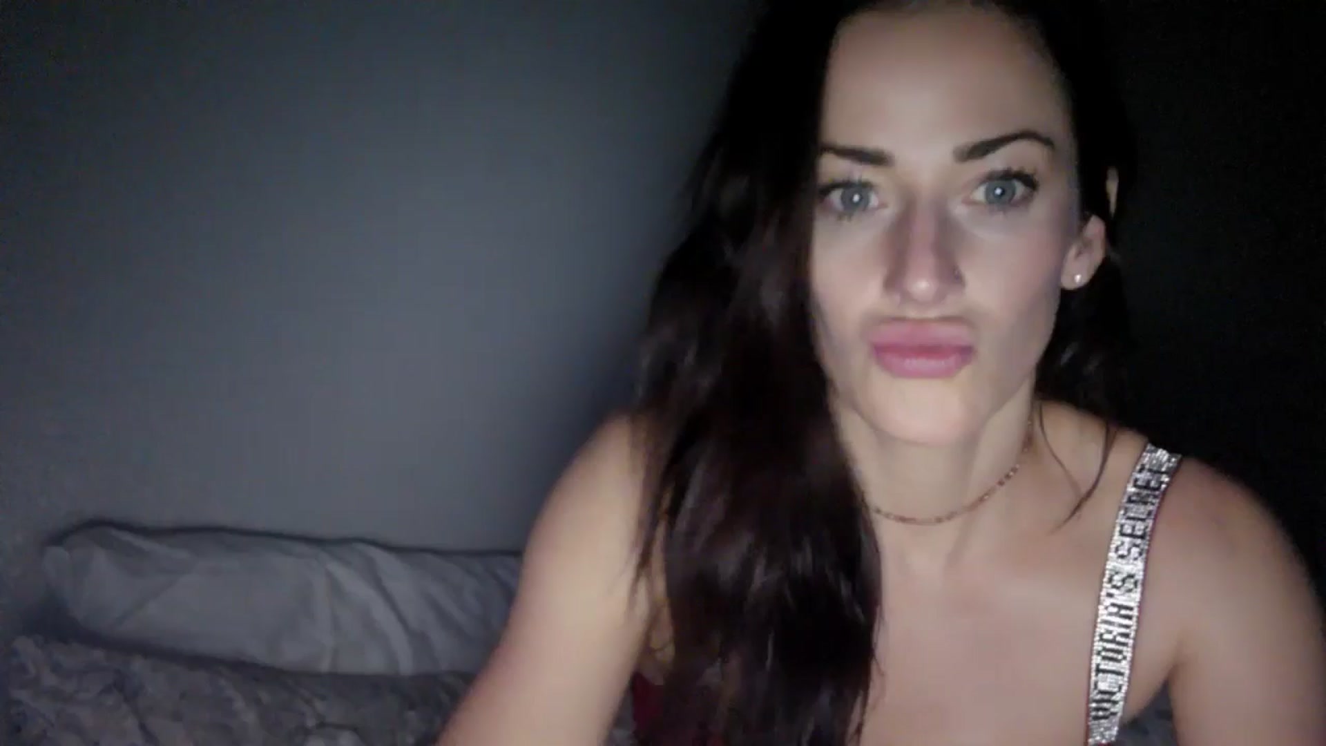 Gallery image thumbnail from EmmaStone4's myfreecams stream on, 11/28/2024, 24:01 image 1 of 20