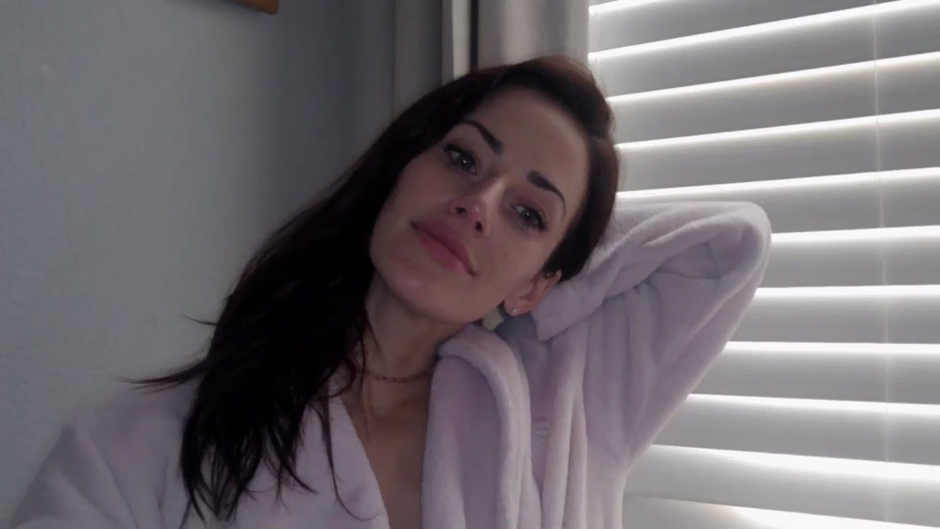 Gallery image thumbnail from EmmaStone4's myfreecams stream on, 12/02/2024, 19:46 image 18 of 20