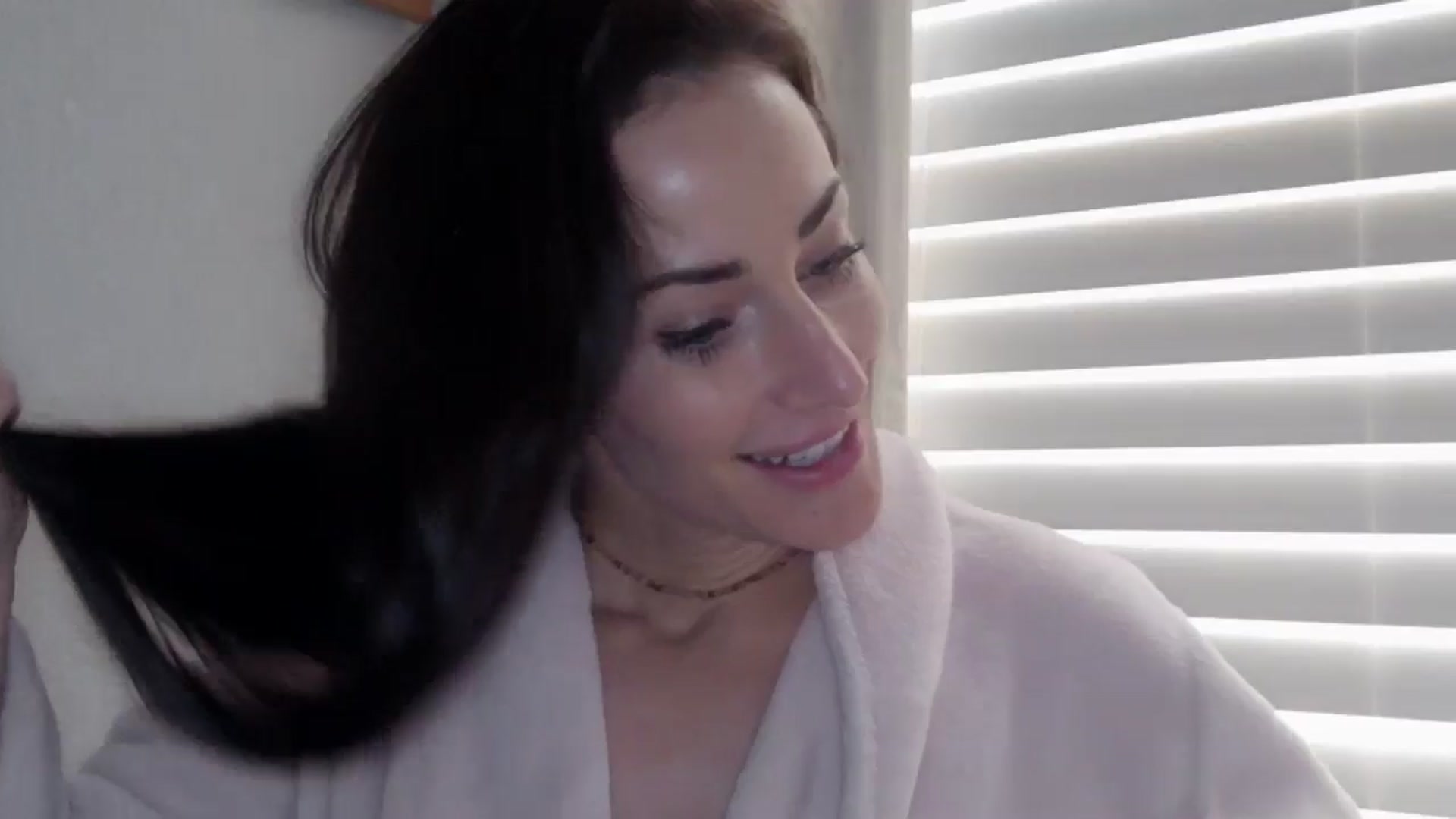 Gallery image thumbnail from EmmaStone4's myfreecams stream on, 12/02/2024, 19:46 image 19 of 20