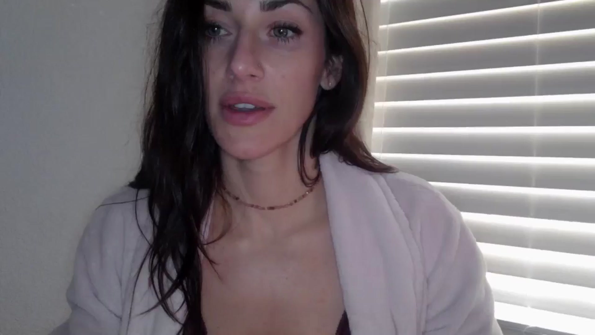 Gallery image thumbnail from EmmaStone4's myfreecams stream on, 12/02/2024, 21:04 image 2 of 20