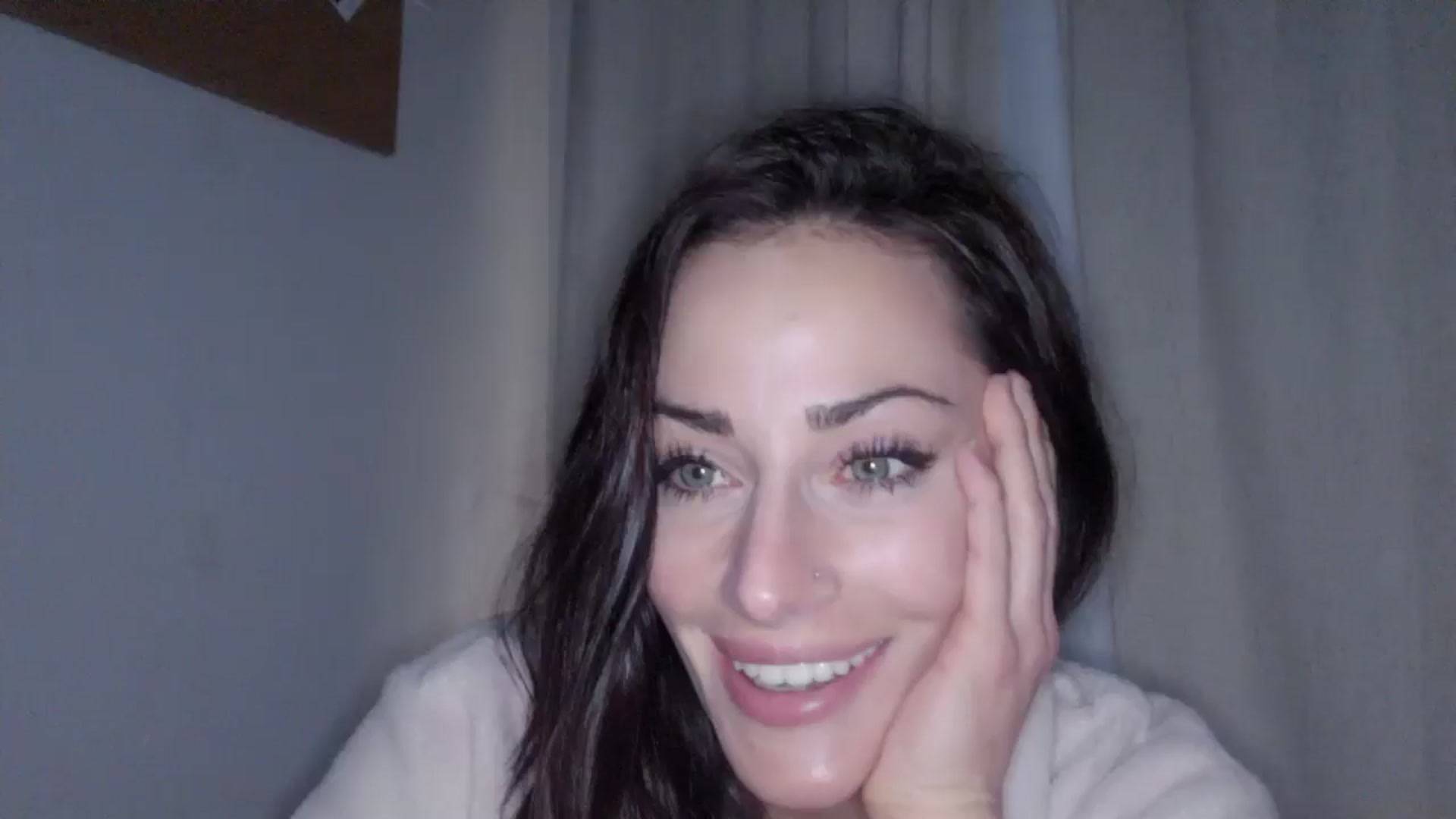 Gallery image thumbnail from EmmaStone4's myfreecams stream on, 12/06/2024, 22:02 image 11 of 20