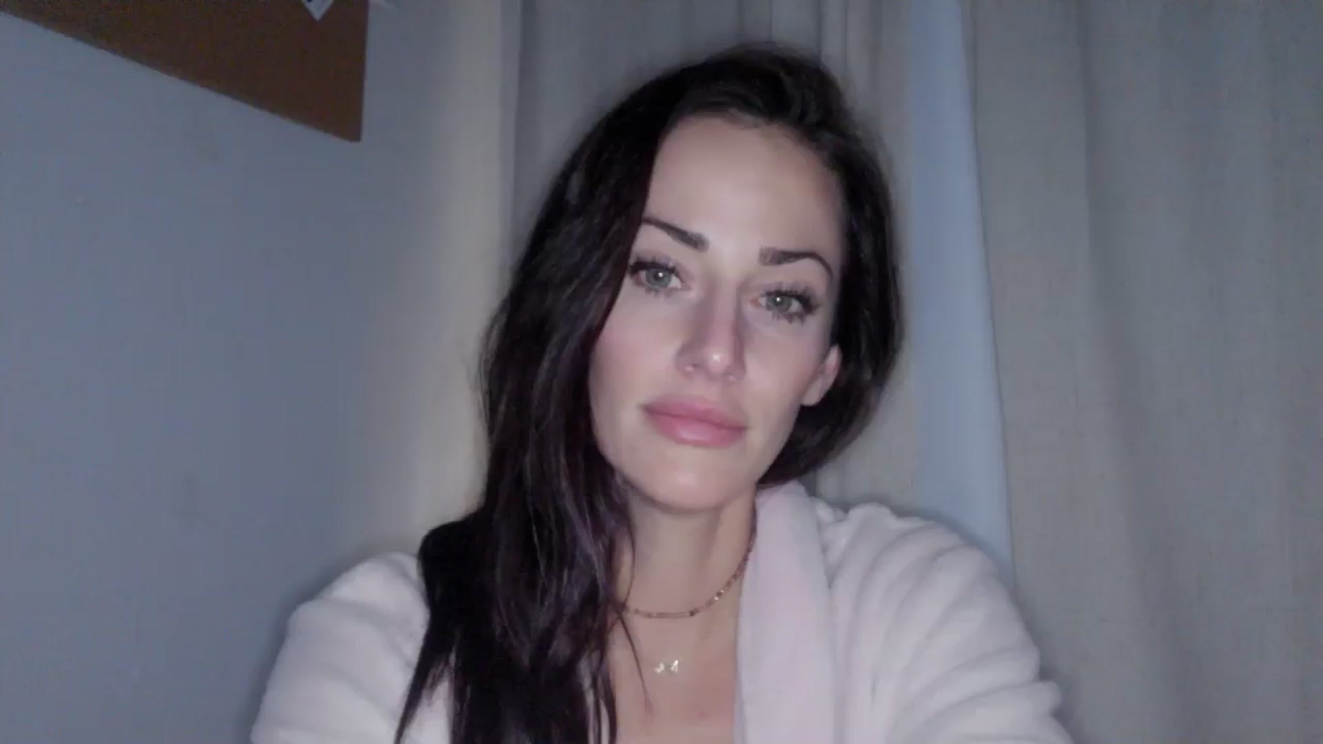 Gallery image thumbnail from EmmaStone4's myfreecams stream on, 12/06/2024, 22:02 image 10 of 20