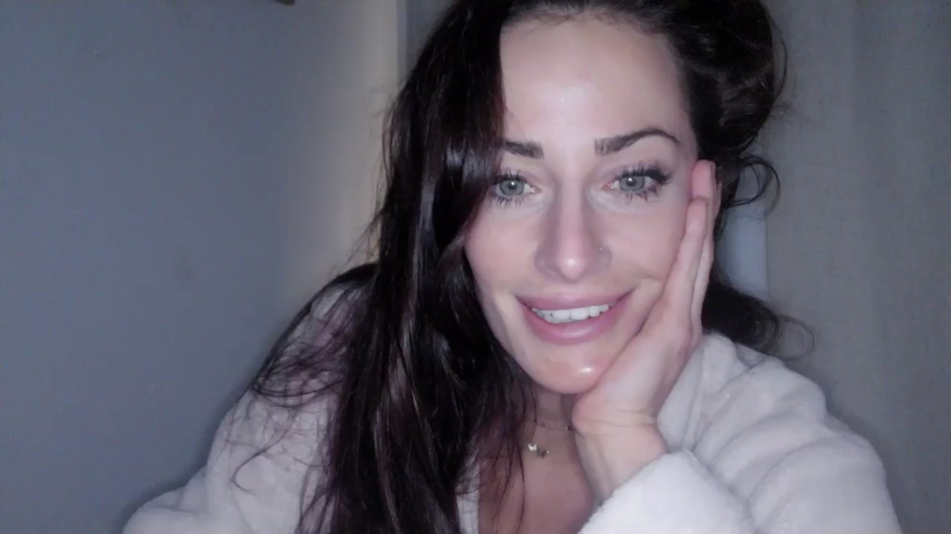 Gallery image thumbnail from EmmaStone4's myfreecams stream on, 12/06/2024, 22:02 image 17 of 20