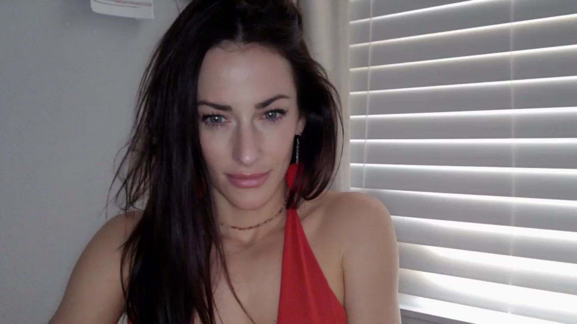 Gallery image thumbnail from EmmaStone4's myfreecams stream on, 12/18/2024, 20:38 image 10 of 20