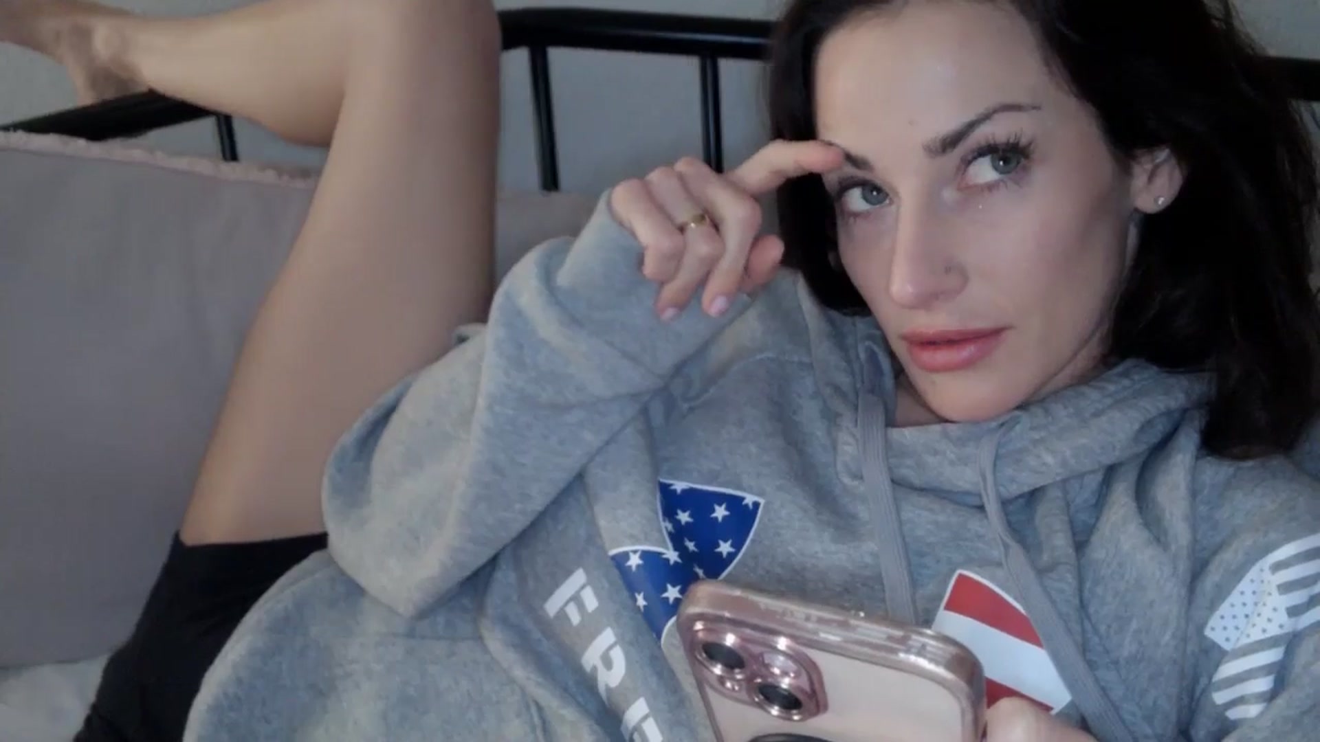 Gallery image thumbnail from EmmaStone4's myfreecams stream on, 01/10/2025, 18:54 image 20 of 20