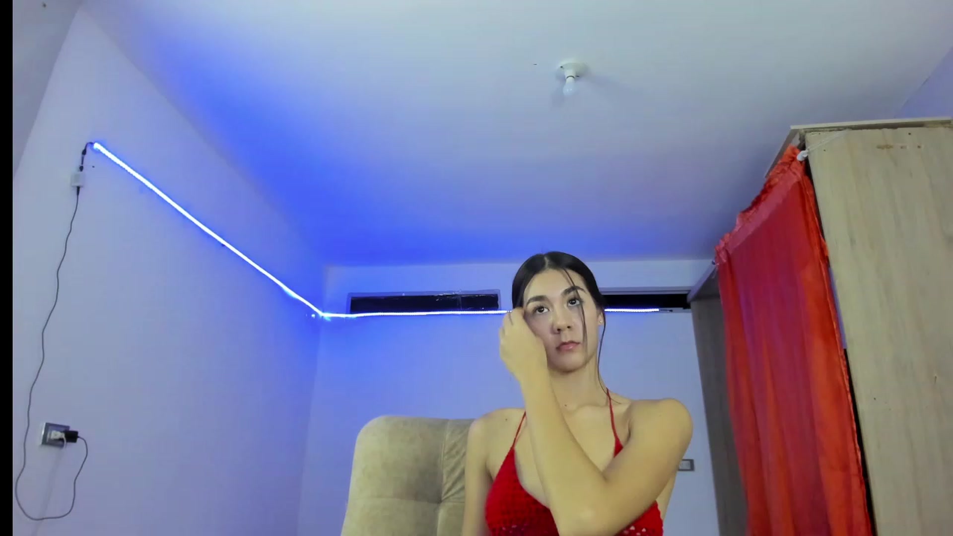 Gallery image thumbnail from Emma_19_'s myfreecams stream on, 06/01/2023, 01:45 image 8 of 20