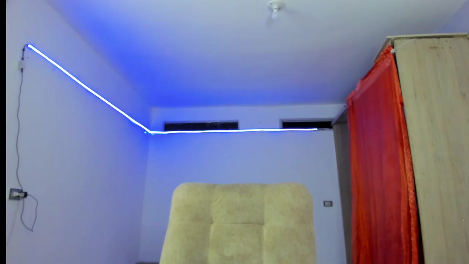 Gallery image thumbnail from Emma_19_'s myfreecams stream on, 07/11/2023, 02:44 image 13 of 20