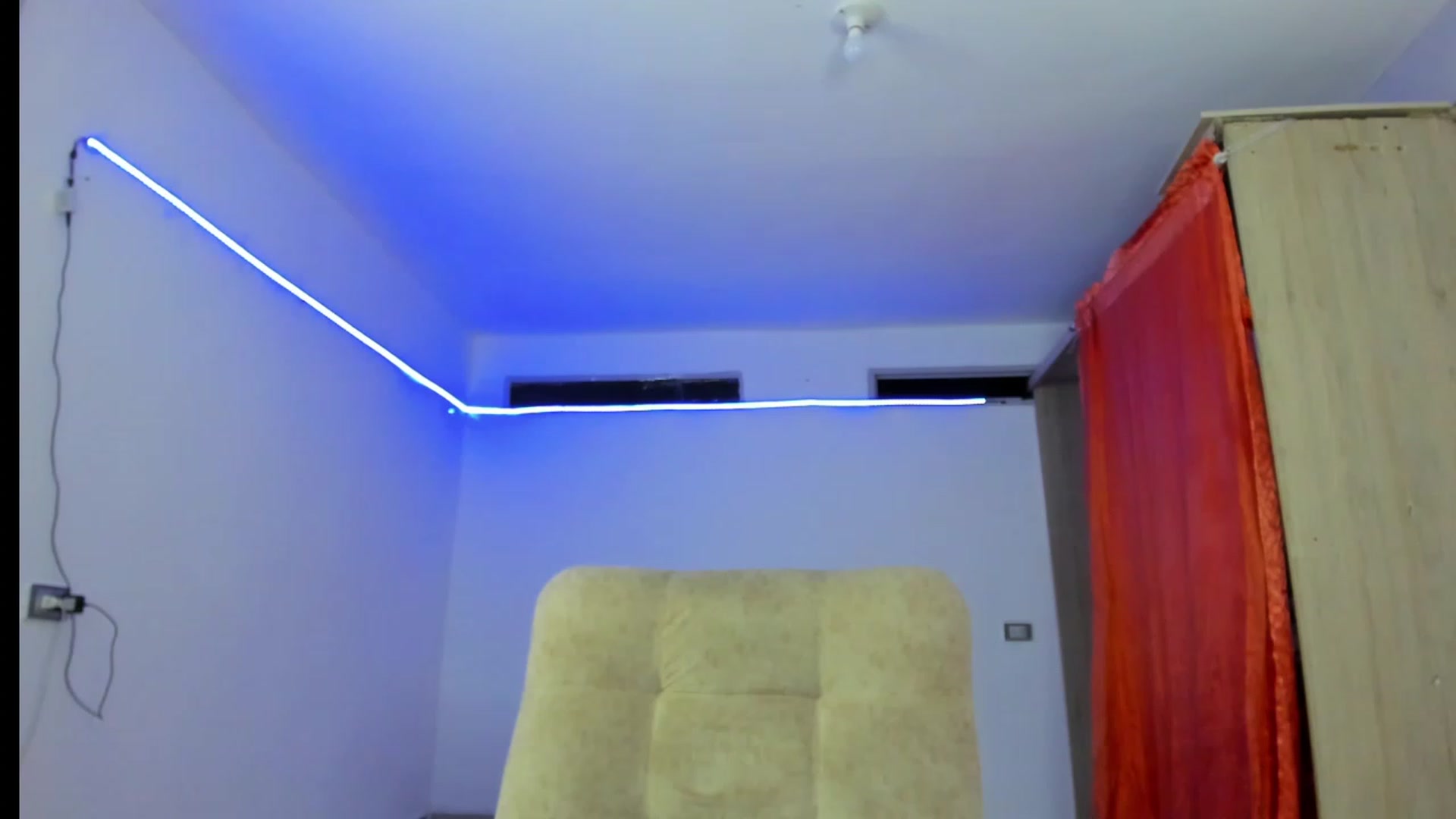 Gallery image thumbnail from Emma_19_'s myfreecams stream on, 07/11/2023, 02:44 image 12 of 20
