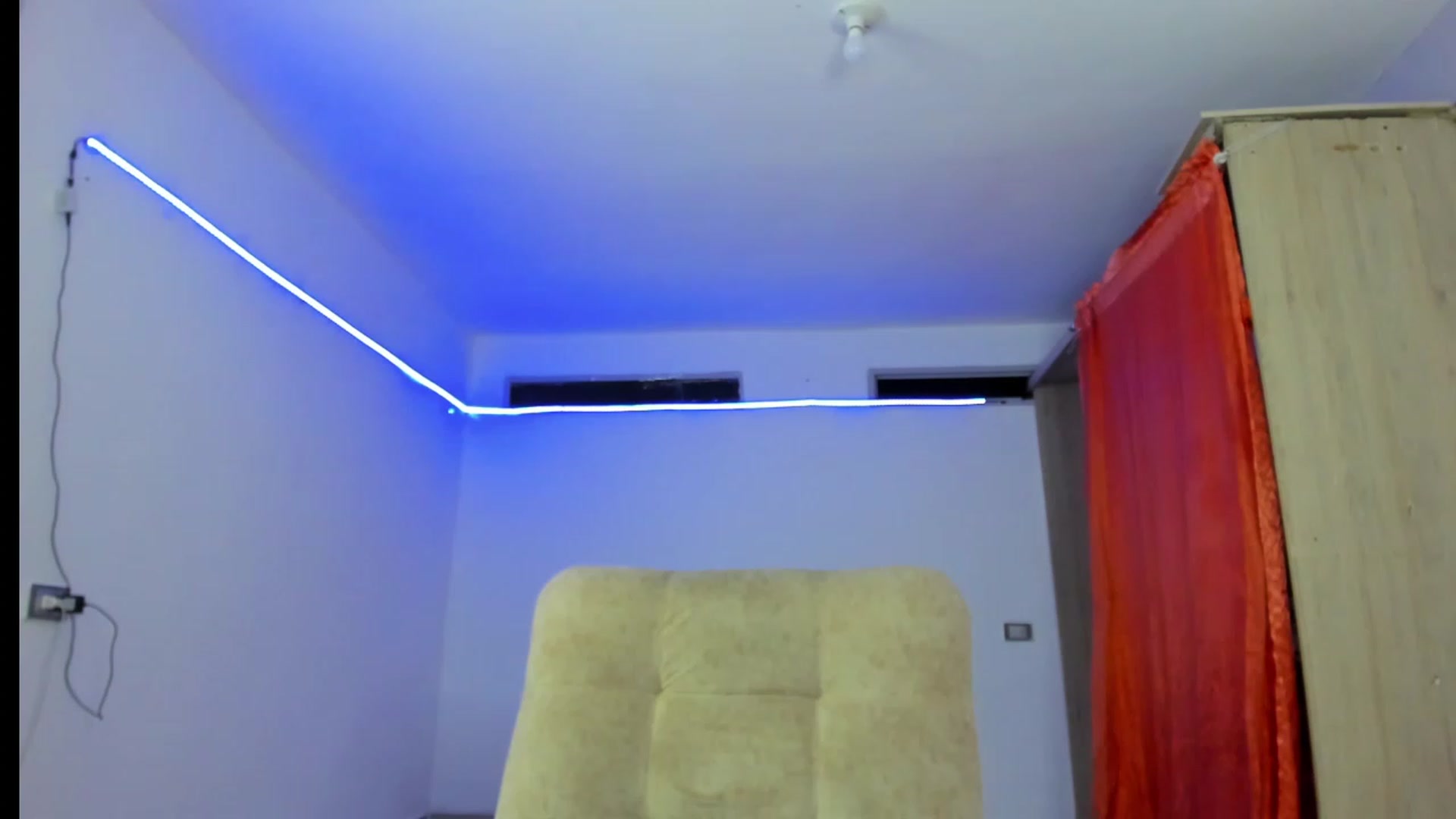 Gallery image thumbnail from Emma_19_'s myfreecams stream on, 07/11/2023, 02:44 image 14 of 20