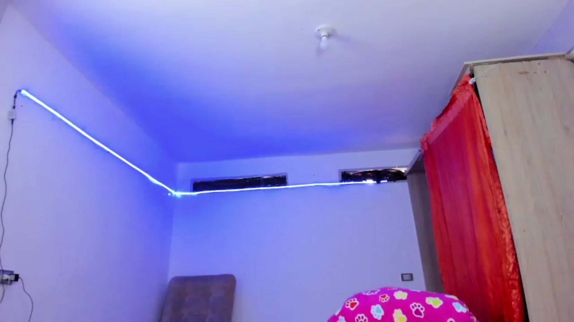 Gallery image thumbnail from Emma_19_'s myfreecams stream on, 08/13/2023, 21:59 image 2 of 20