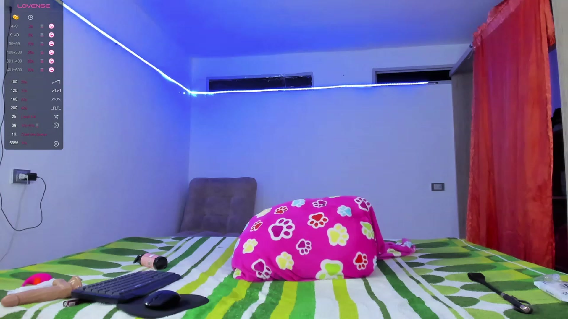 Gallery image thumbnail from Emma_19_'s myfreecams stream on, 08/30/2023, 04:03 image 16 of 20