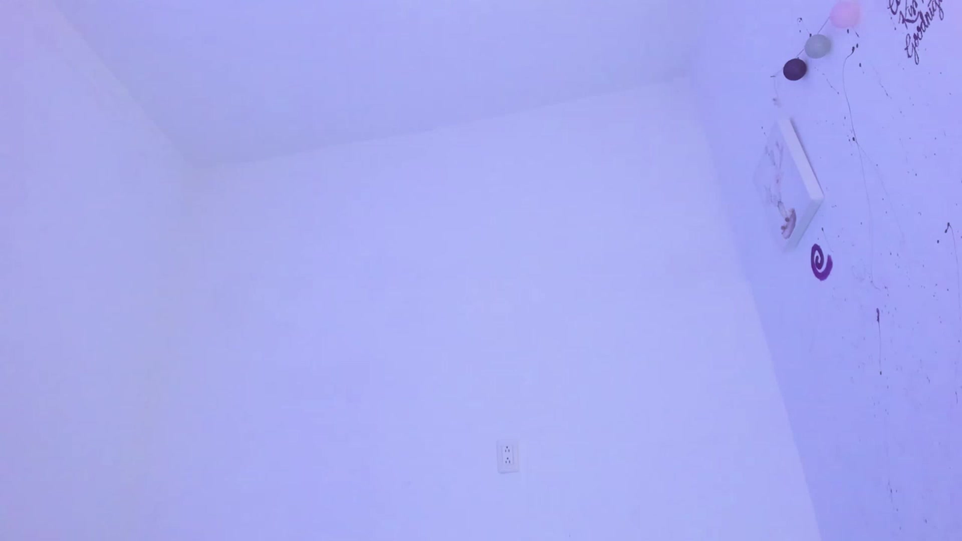 Gallery image thumbnail from Emma_19_'s myfreecams stream on, 10/27/2023, 04:13 image 20 of 20