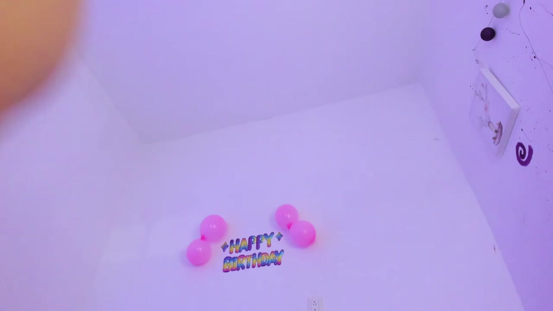Gallery image thumbnail from Emma_19_'s myfreecams stream on, 12/27/2023, 04:39 image 8 of 20
