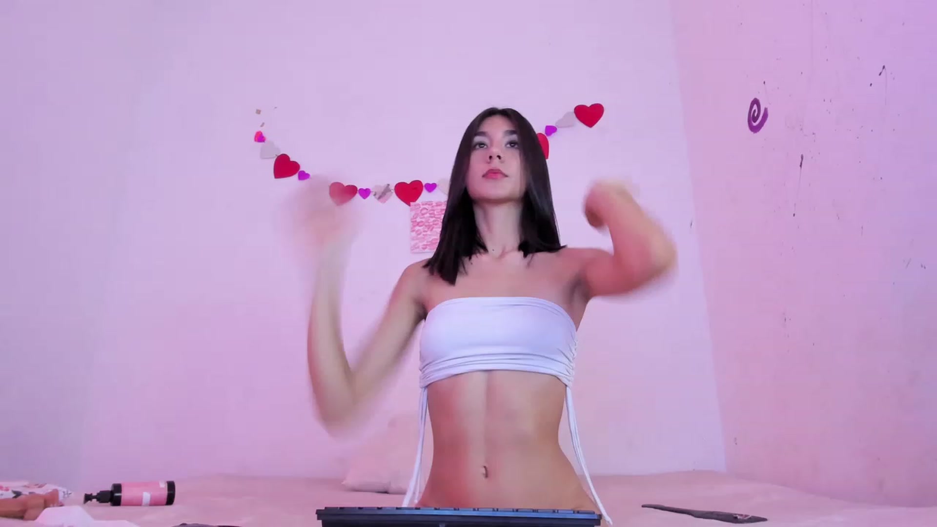 Gallery image thumbnail from Emma_19_'s myfreecams stream on, 02/18/2024, 05:17 image 19 of 20
