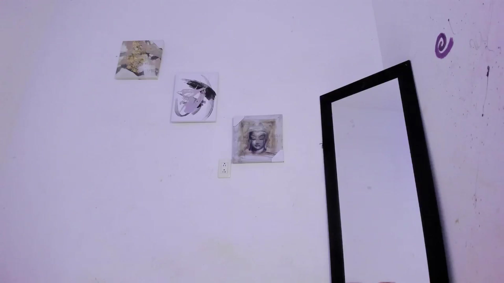 Gallery image thumbnail from Emma_19_'s myfreecams stream on, 08/03/2024, 03:30 image 10 of 20