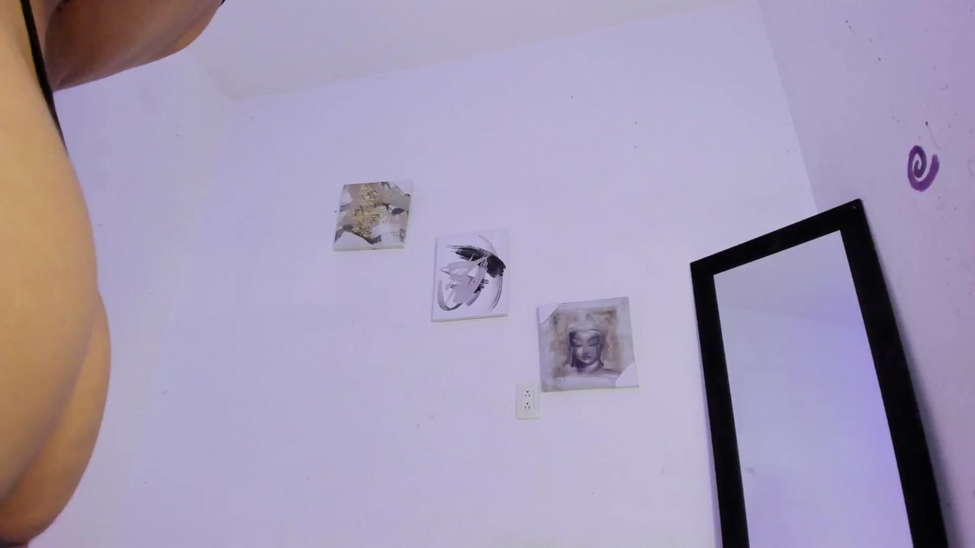 Gallery image thumbnail from Emma_19_'s myfreecams stream on, 08/20/2024, 04:49 image 2 of 20