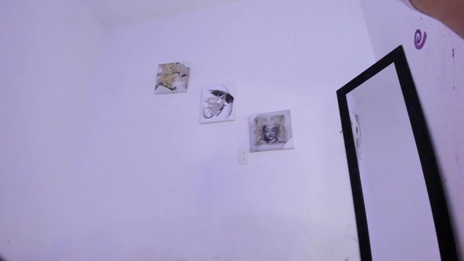Gallery image thumbnail from Emma_19_'s myfreecams stream on, 08/28/2024, 03:48 image 17 of 20