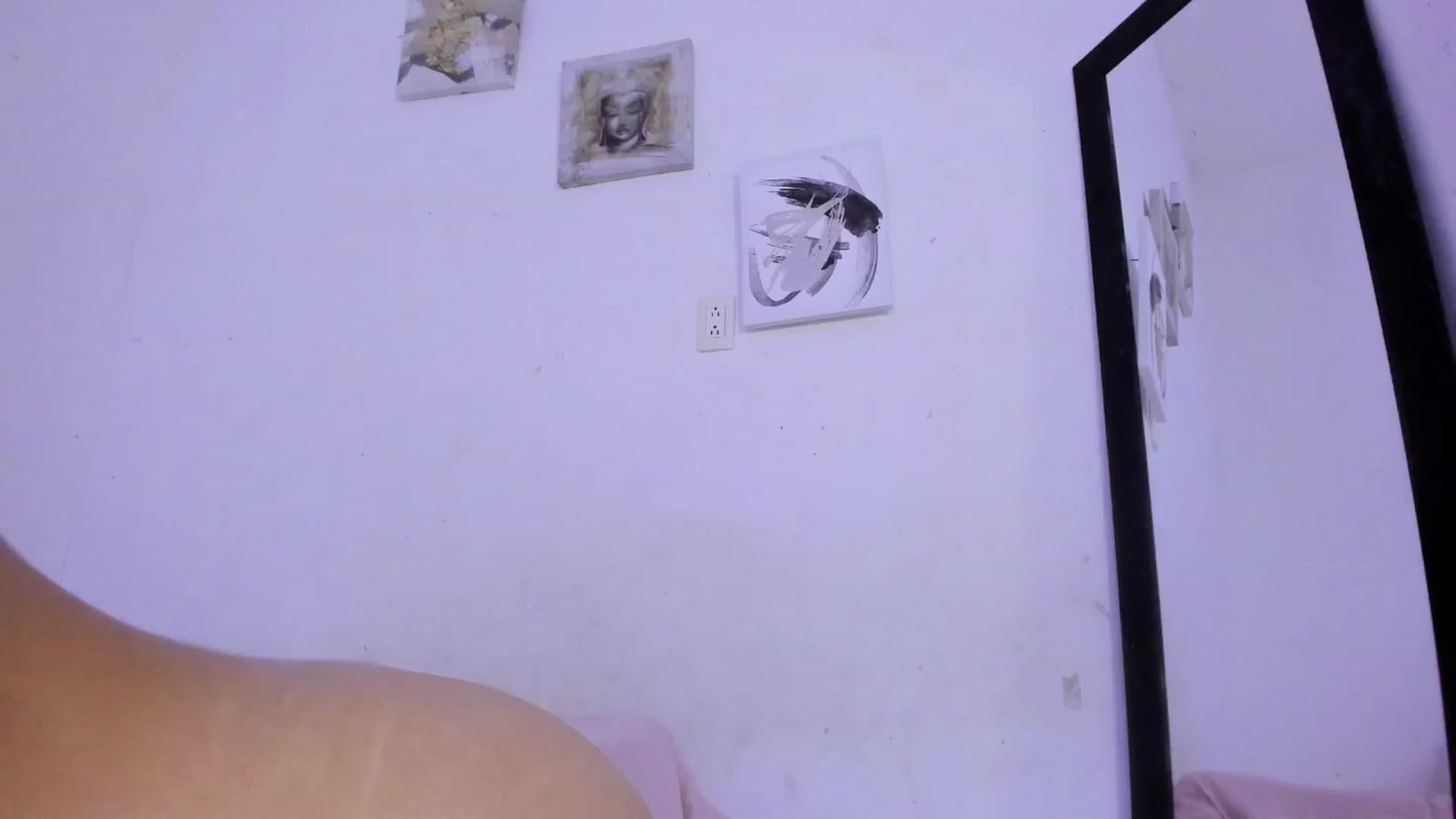 Gallery image thumbnail from Emma_19_'s myfreecams stream on, 11/14/2024, 05:39 image 19 of 20