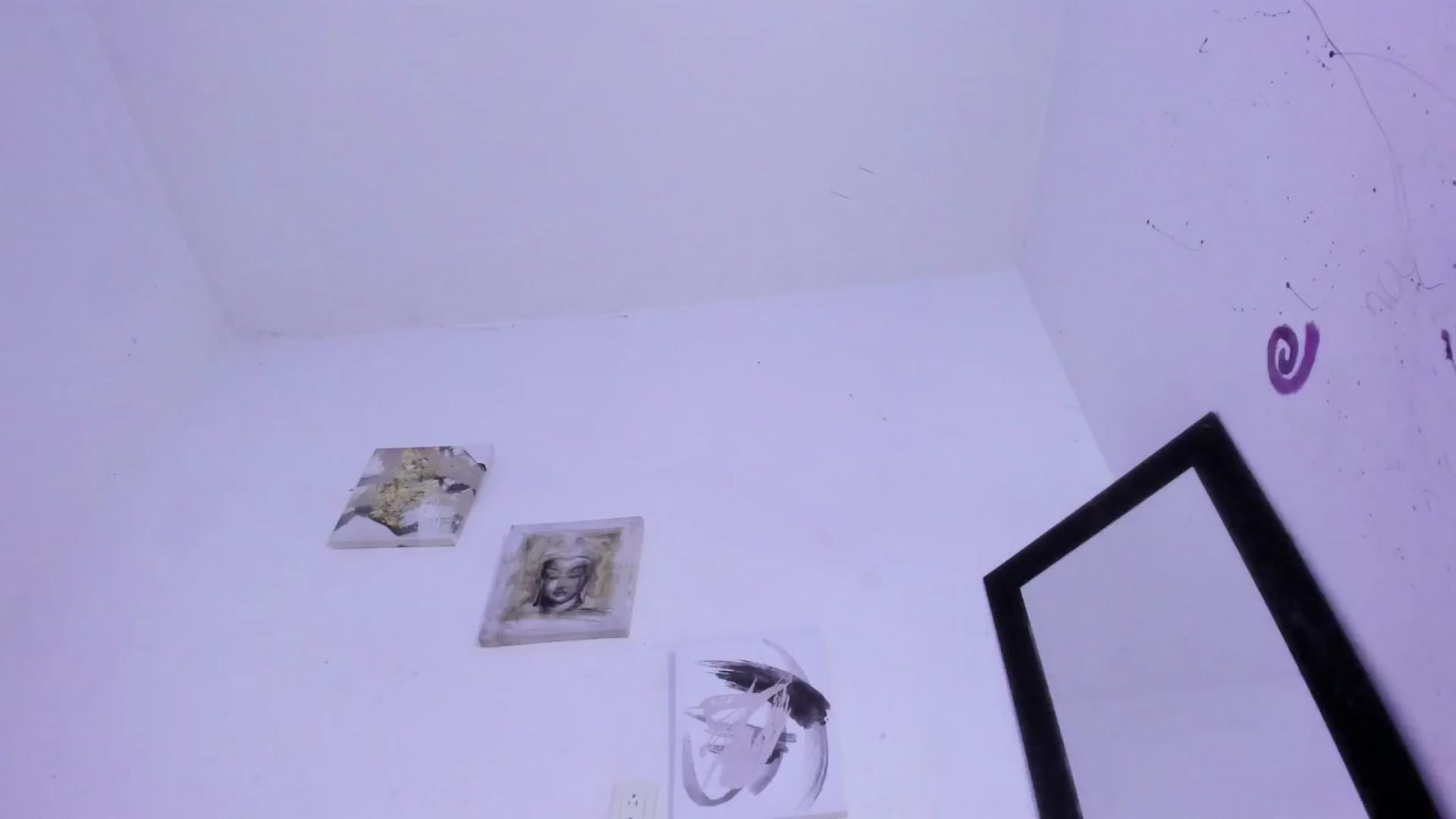 Gallery image thumbnail from Emma_19_'s myfreecams stream on, 11/25/2024, 05:35 image 19 of 20