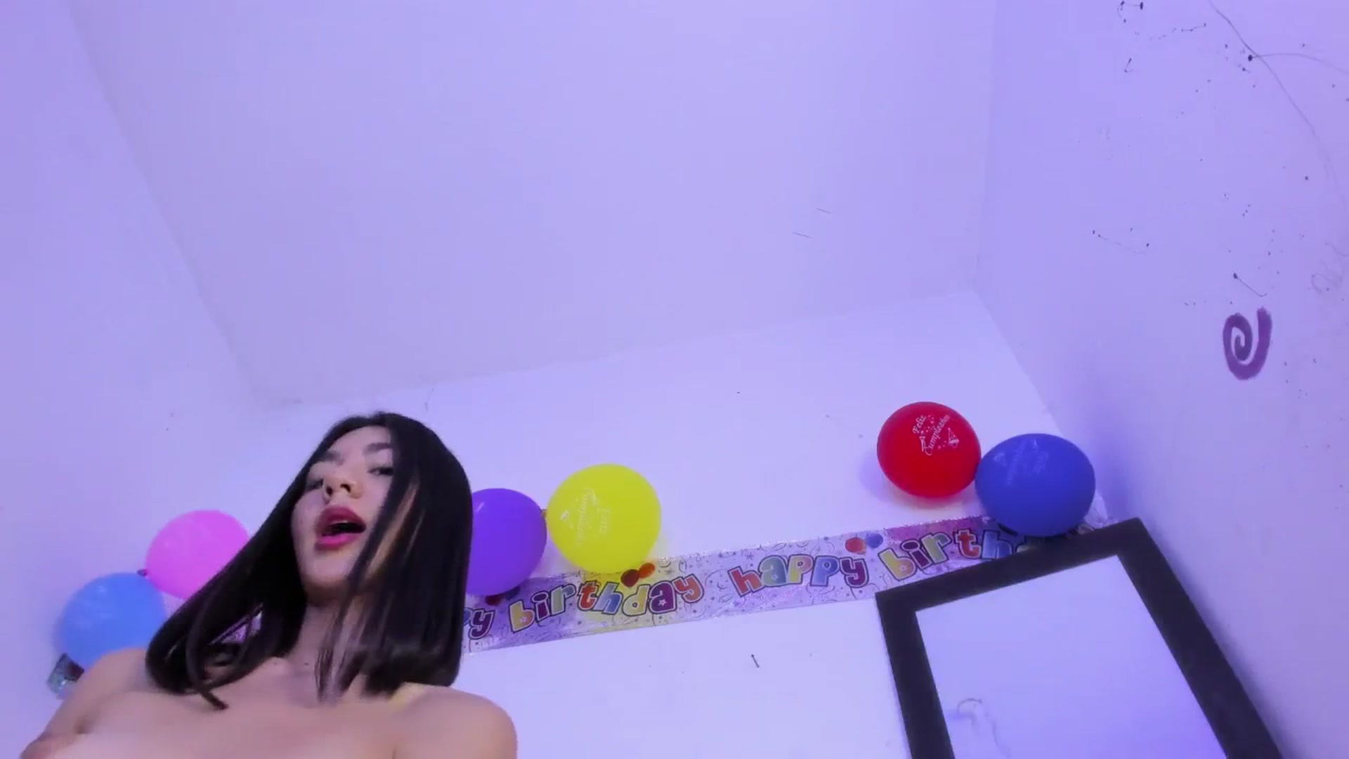 Gallery image thumbnail from Emma_19_'s myfreecams stream on, 12/31/2024, 05:57 image 8 of 20