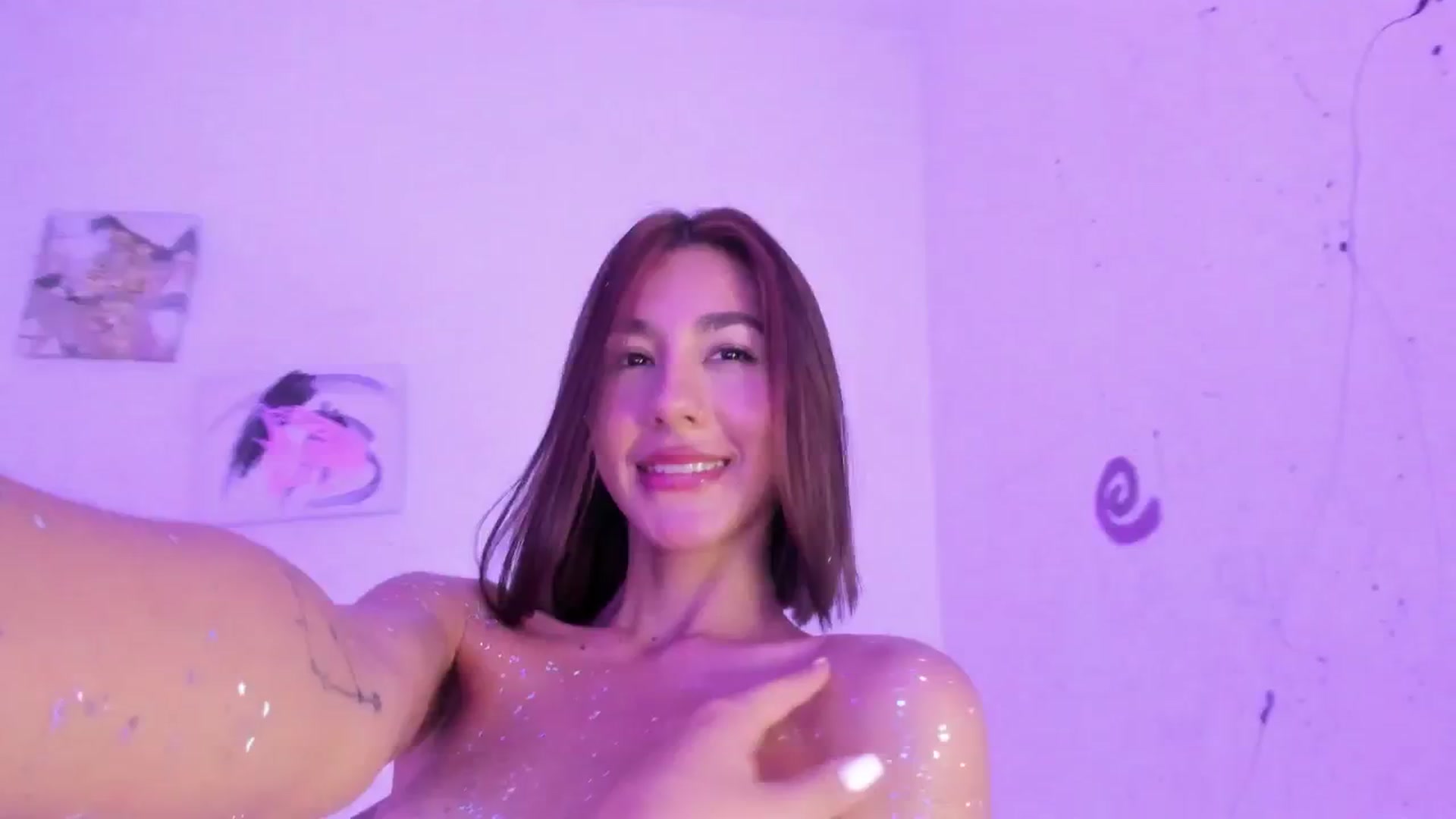 Gallery image thumbnail from Emma_19_'s myfreecams stream on, 09/16/2025, 06:04 image 16 of 20