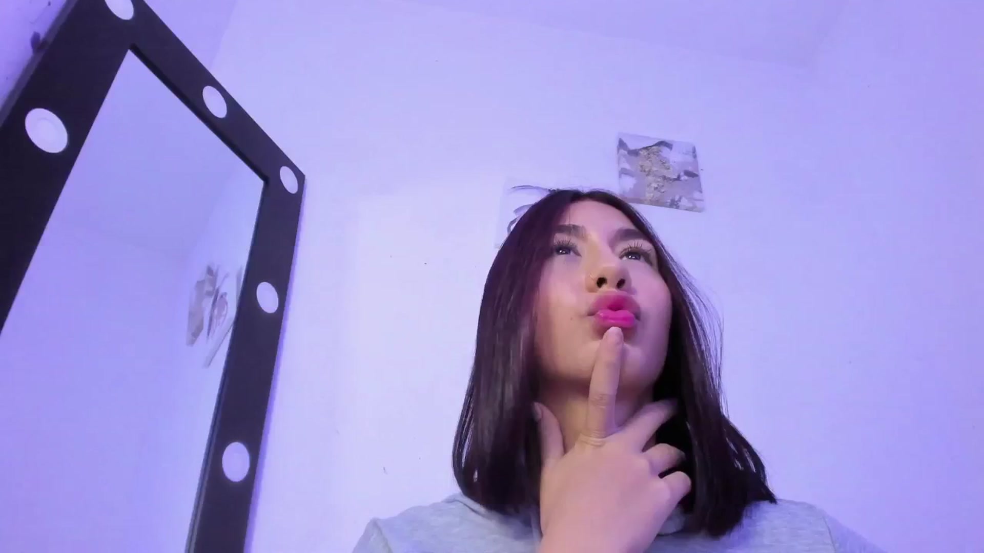 Gallery image thumbnail from Emma_19_'s myfreecams stream on, 10/29/2025, 03:57 image 18 of 20