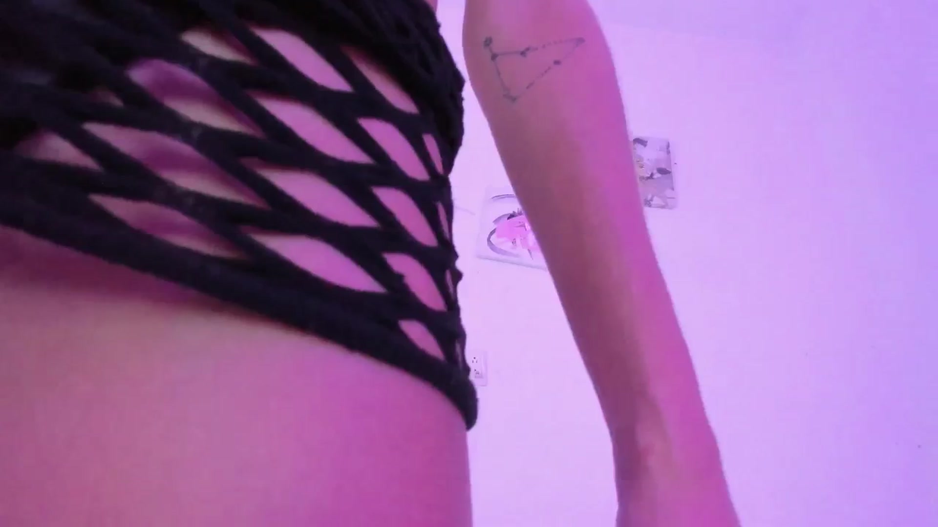 Gallery image thumbnail from Emma_19_'s myfreecams stream on, 12/11/2025, 04:58 image 5 of 20