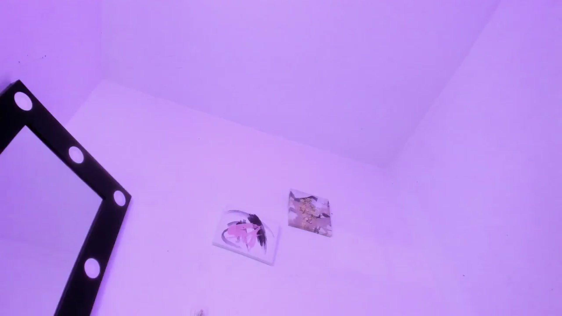 Gallery image thumbnail from Emma_19_'s myfreecams stream on, 01/10/2026, 03:34 image 20 of 20