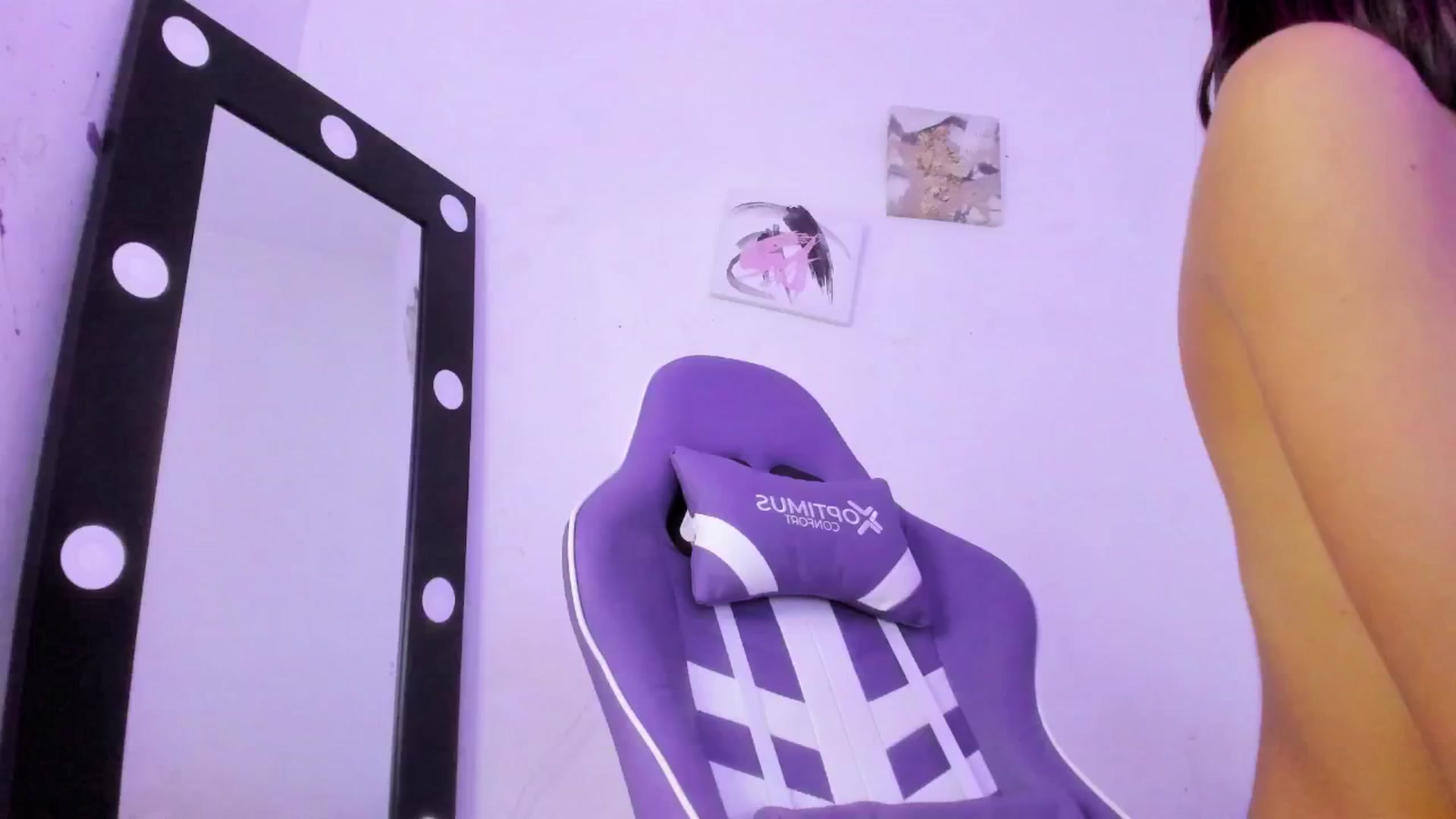 Gallery image thumbnail from Emma_19_'s myfreecams stream on, 01/28/2026, 06:28 image 12 of 20