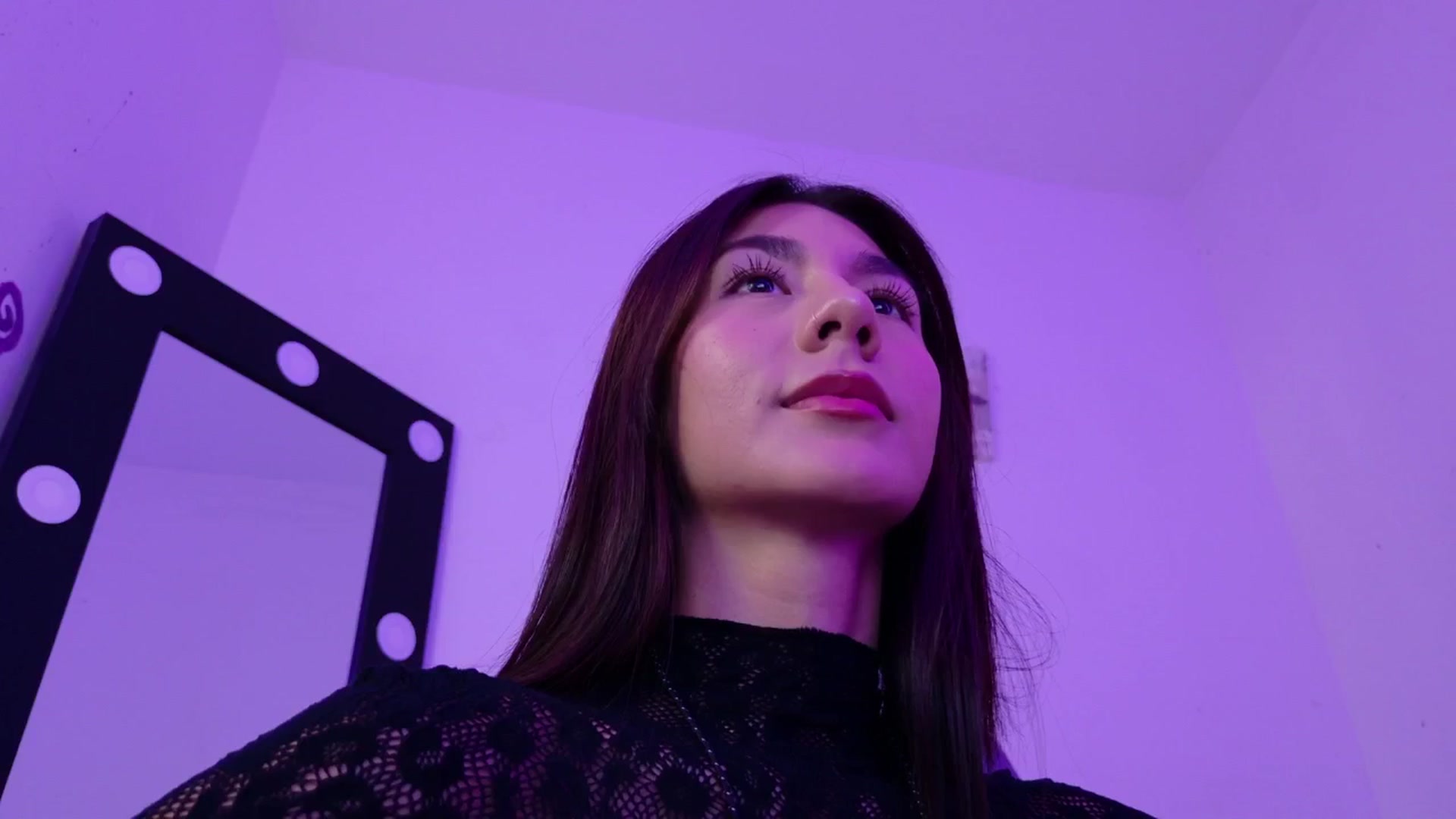 Gallery image thumbnail from Emma_19_'s myfreecams stream on, 04/21/2026, 03:48 image 1 of 20