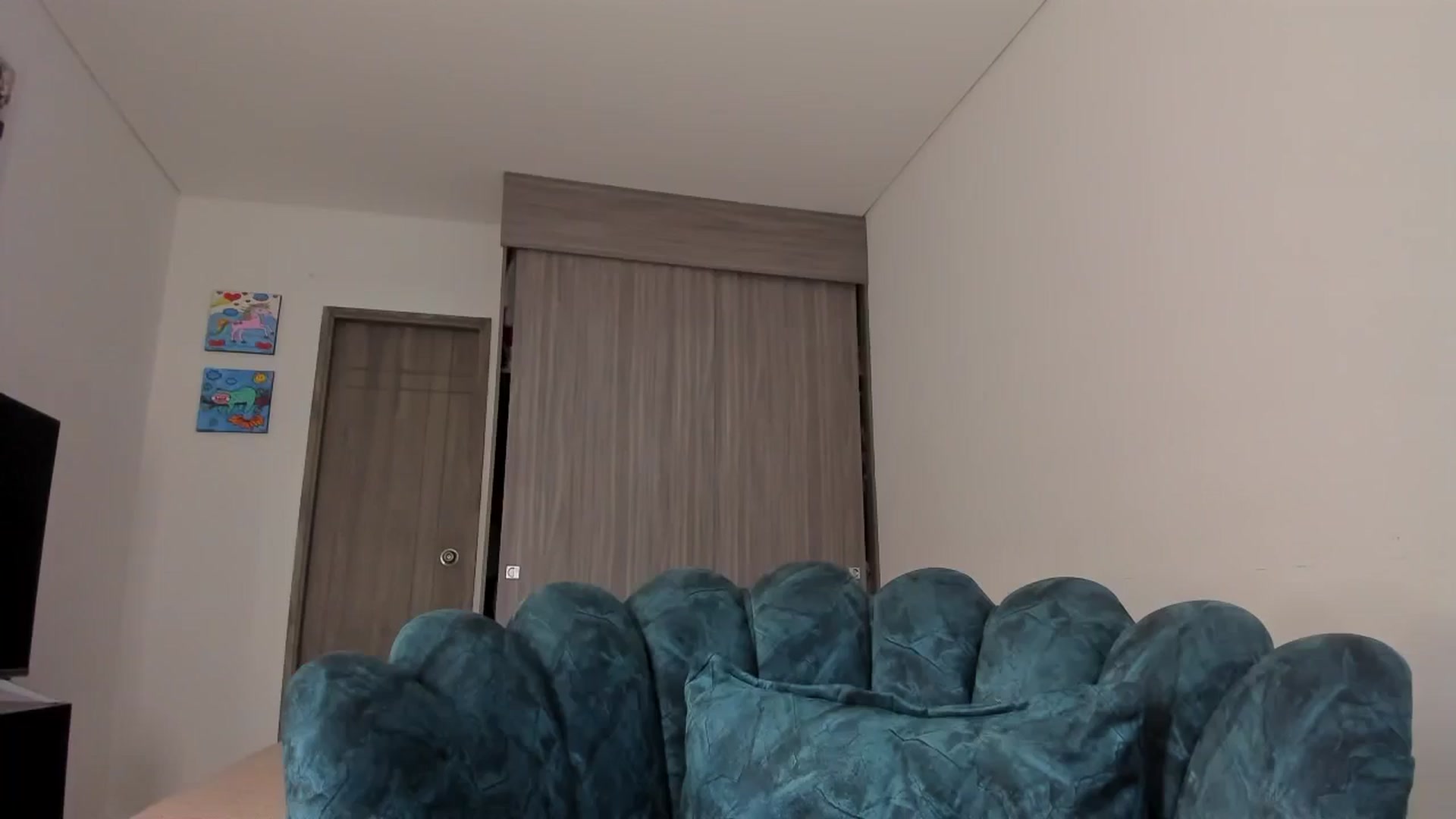 Gallery image thumbnail from Emma_69_'s myfreecams stream on, 06/08/2025, 14:03 image 3 of 20