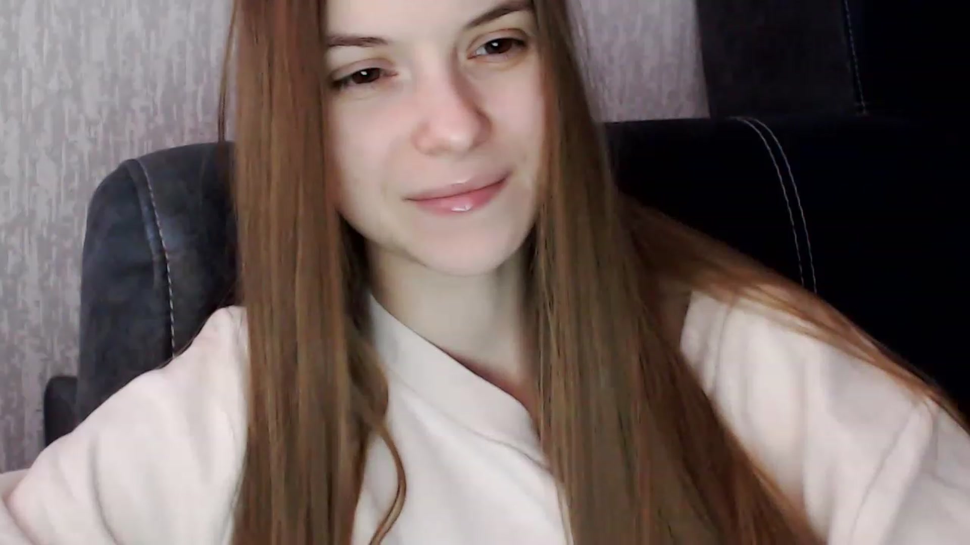 Gallery image thumbnail from Emma_Cutie's myfreecams stream on, 11/25/2022, 12:37 image 6 of 20