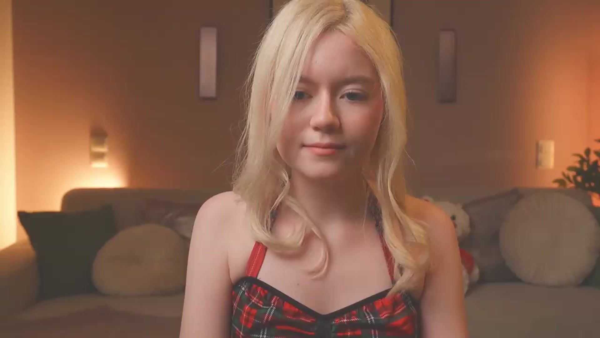 Gallery image thumbnail from Emma_Rosie's myfreecams stream on, 09/10/2026, 15:31 image 5 of 20