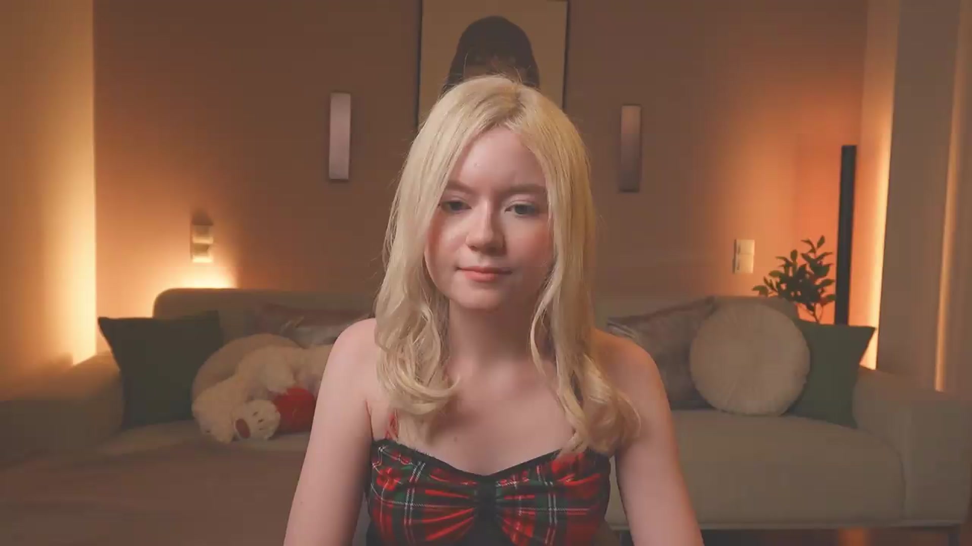 Gallery image thumbnail from Emma_Rosie's myfreecams stream on, 09/10/2026, 16:35 image 6 of 20