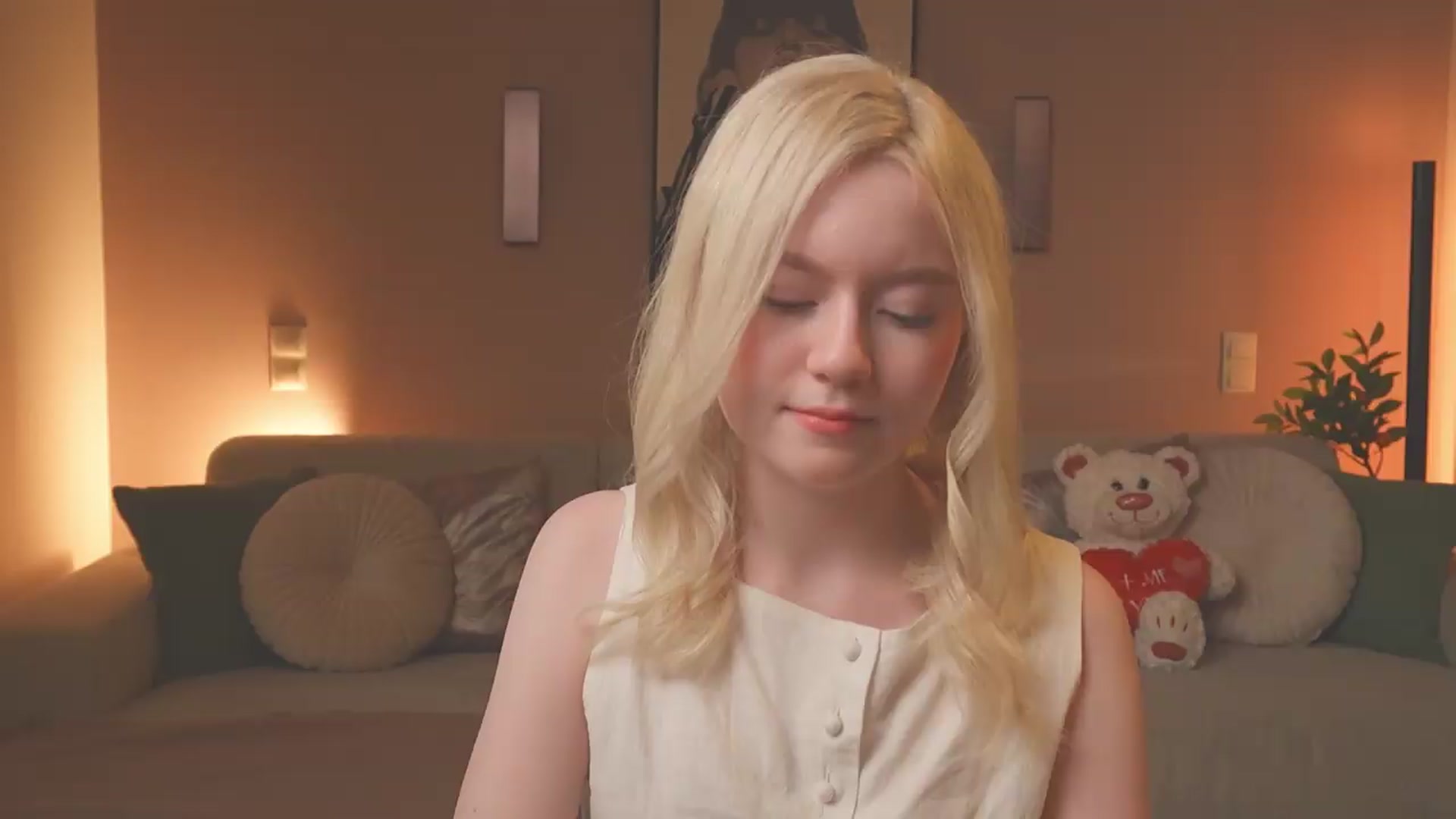 Gallery image thumbnail from Emma_Rosie's myfreecams stream on, 09/11/2026, 13:22 image 11 of 20