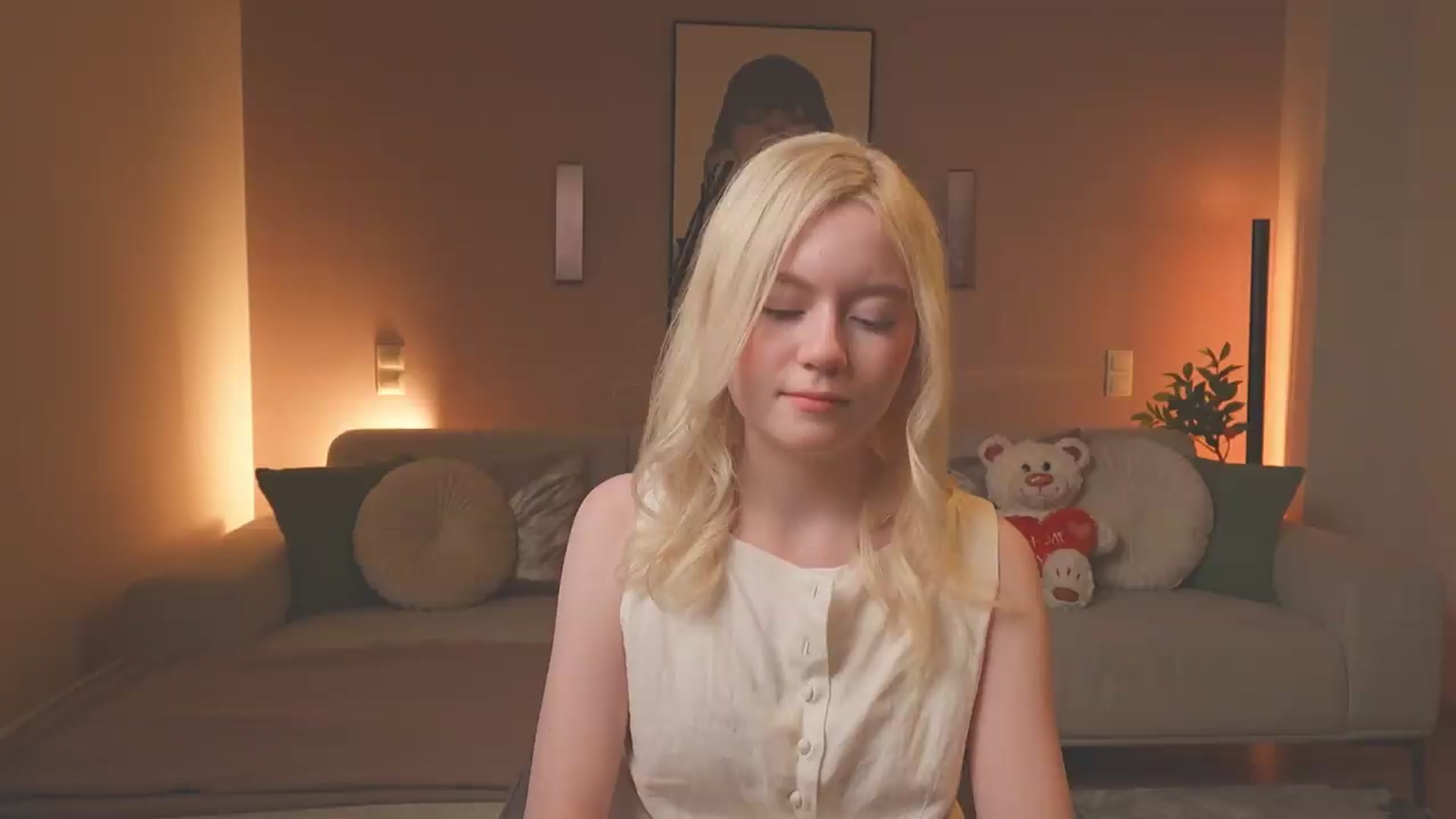 Gallery image thumbnail from Emma_Rosie's myfreecams stream on, 09/11/2026, 15:15 image 20 of 20