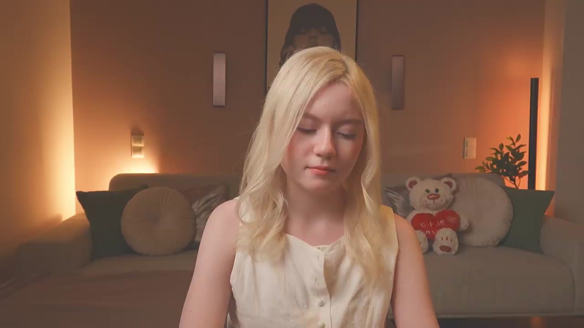 Gallery image thumbnail from Emma_Rosie's myfreecams stream on, 09/11/2026, 15:15 image 14 of 20